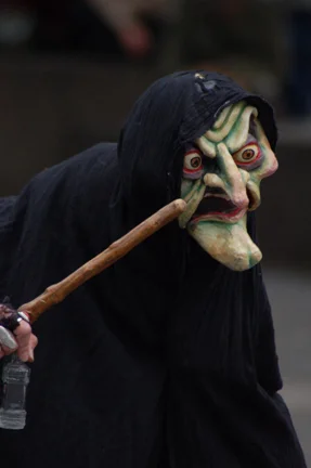 Faust (2006) Director & Designer. Graphics, Natan Daskal . Photographer, David Benyukhis.