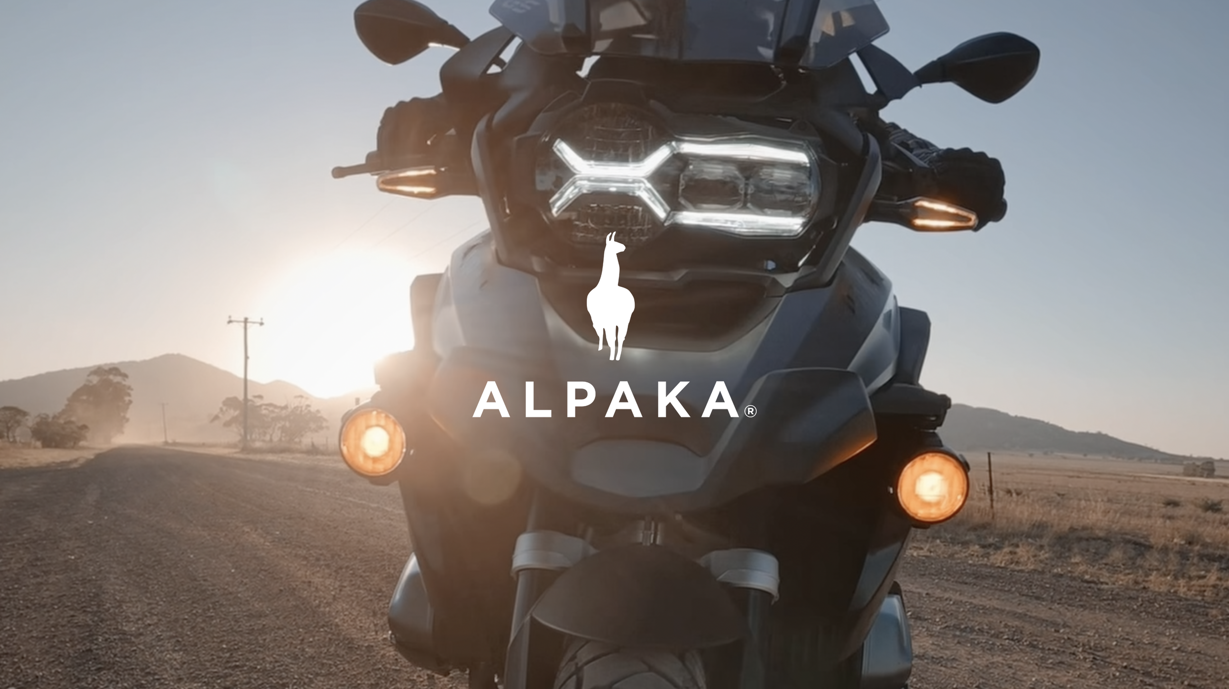 ALPAKA_1_web_1920_Still2.png