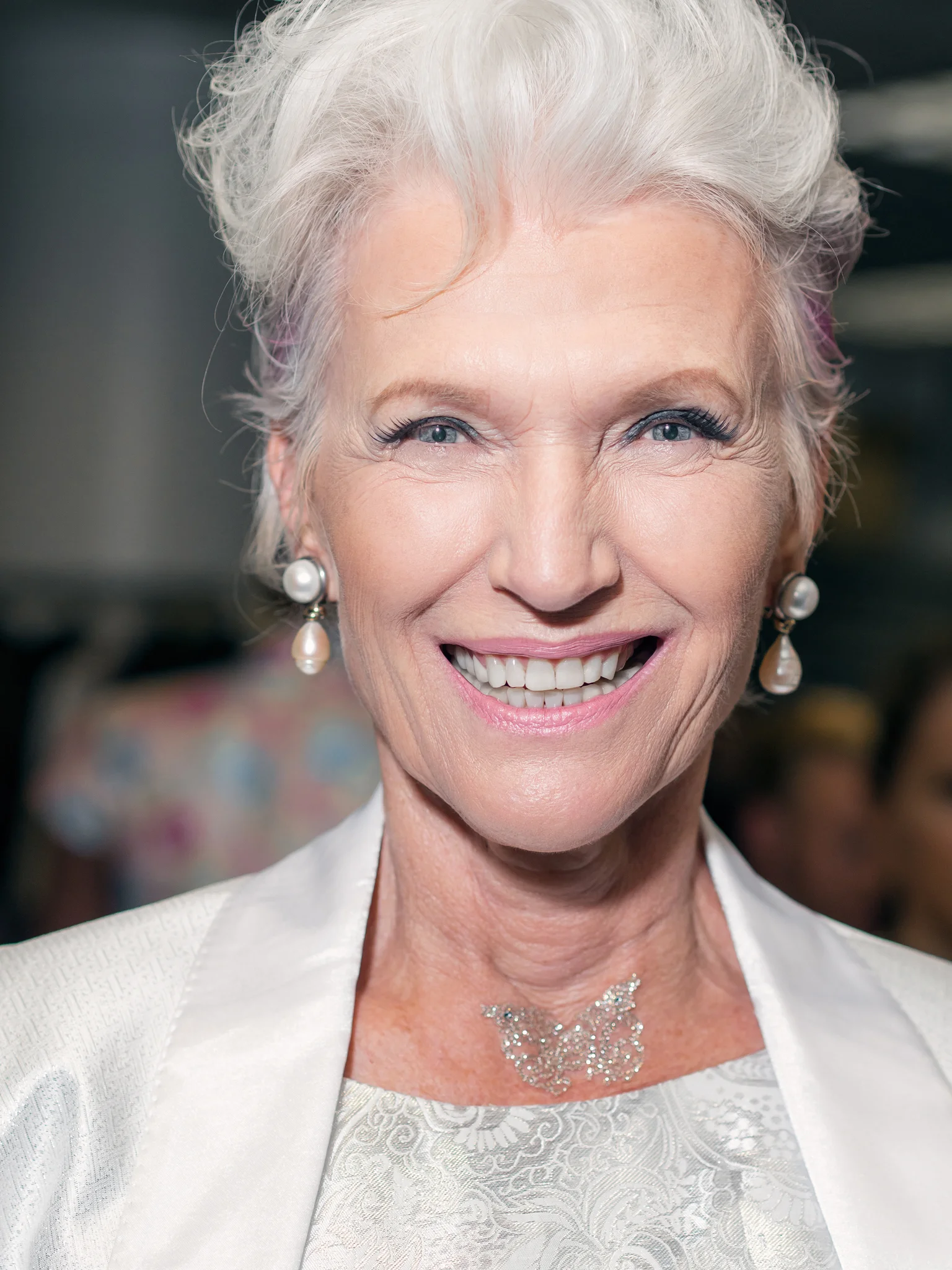 MalanBreton_oldermodel_backstage_L100143_x2048.jpg