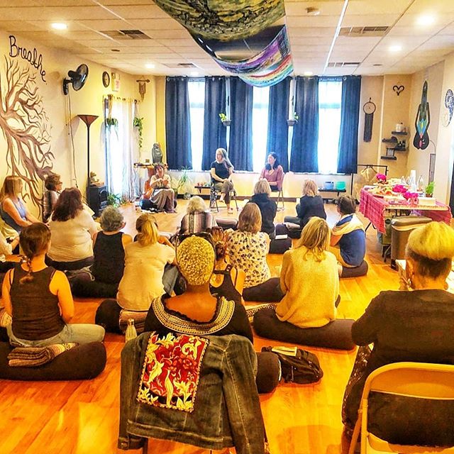 Another Fantastic @ellementawoman Jersey Shore Gathering! 🎉🤩👍♥️ Thank you for everyone who came out and supported this important event! 🎁@corerootscbd 🙏 @selflessloveyoga ✨@myjaneinc ♥️@vital_leaf @geovanacbd 🤩 @ariovape @indigoandhaze 🎁
Our next Gathering is in the Fall.🍁 Looking forward to it 😍
#gratitude
#womeninmedicine
#womenandweed
#womensgathering
#womensempowerment
#womenshealth
#booktour
#jerseyshoreyoga
#jerseyshoreevents
#njyogacollective