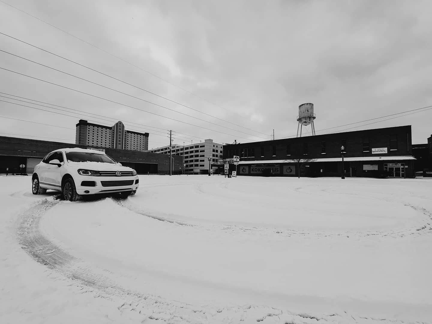 Daily.... Capture 21521
Snow day...
#Touareg #vagoffroad #overlanders #touaregoffroad #snowday❄️ #donuts🍩