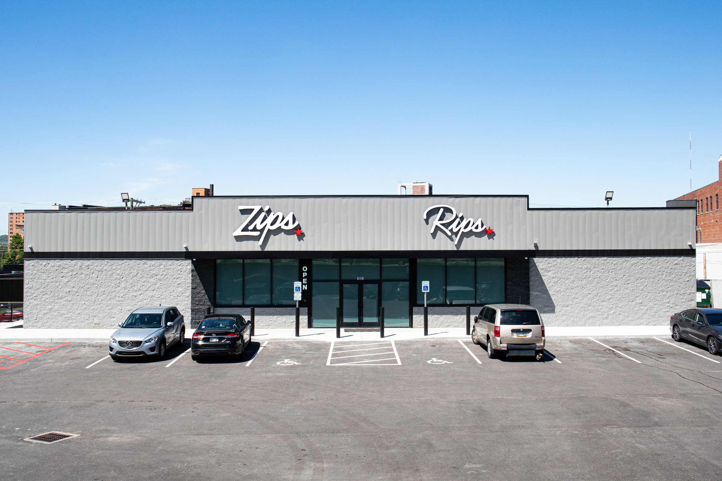 Zips Central Parkway