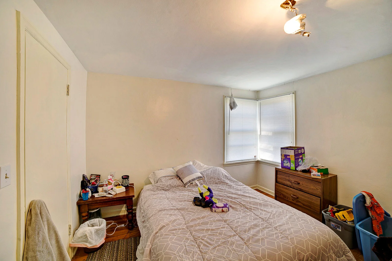 10_255 18th St_9546.jpg