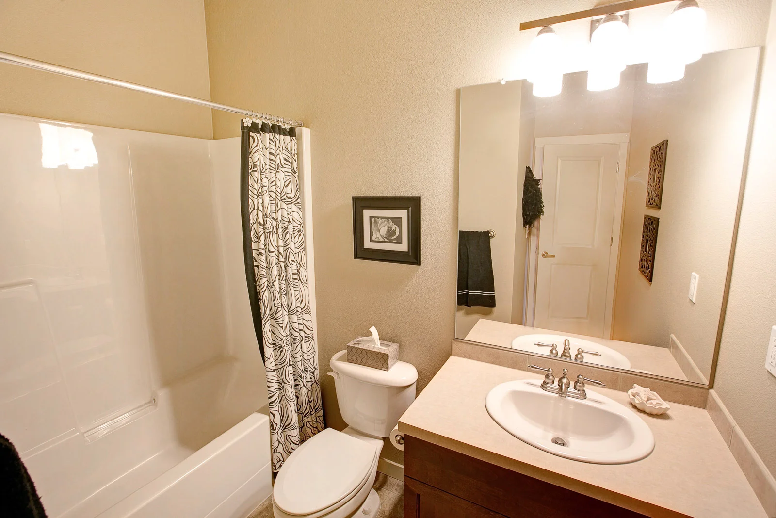 20_11520 SE Aquila St._4598.jpg