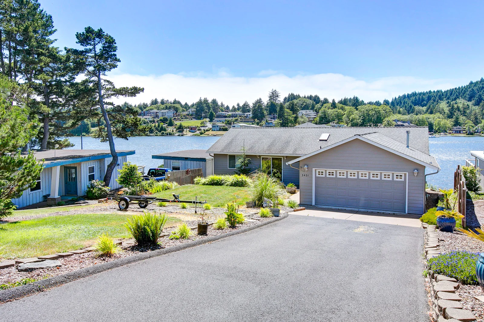 01_3431 NE Johns Loop, Lincoln City_1392.jpg