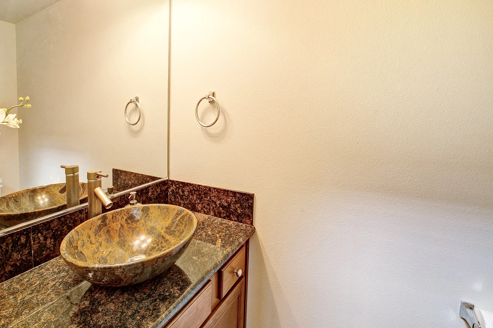 18_2574 NW Parnell Terrace_1319.jpg