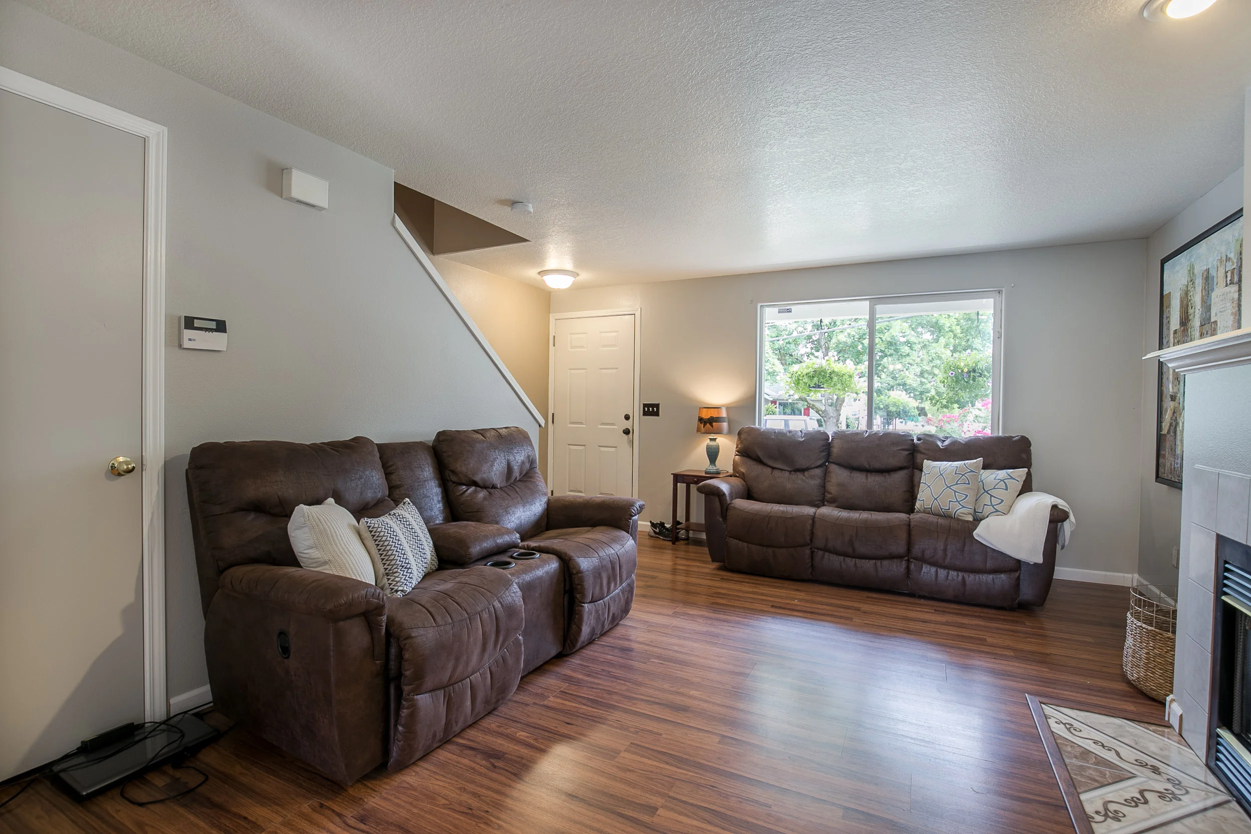 009_6930 SE Lamphier St_MG_9486-HDR.jpg