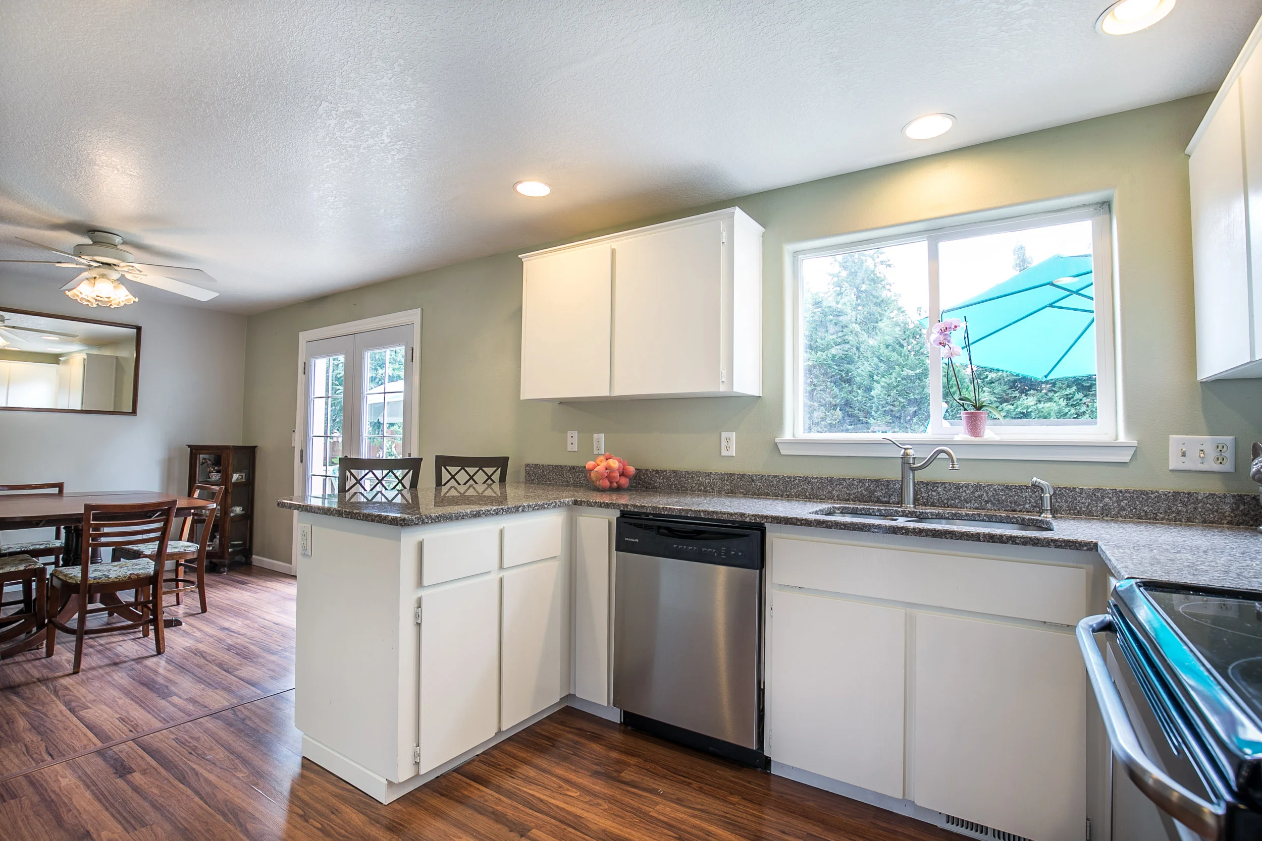 016_6930 SE Lamphier St_MG_9525-HDR.jpg