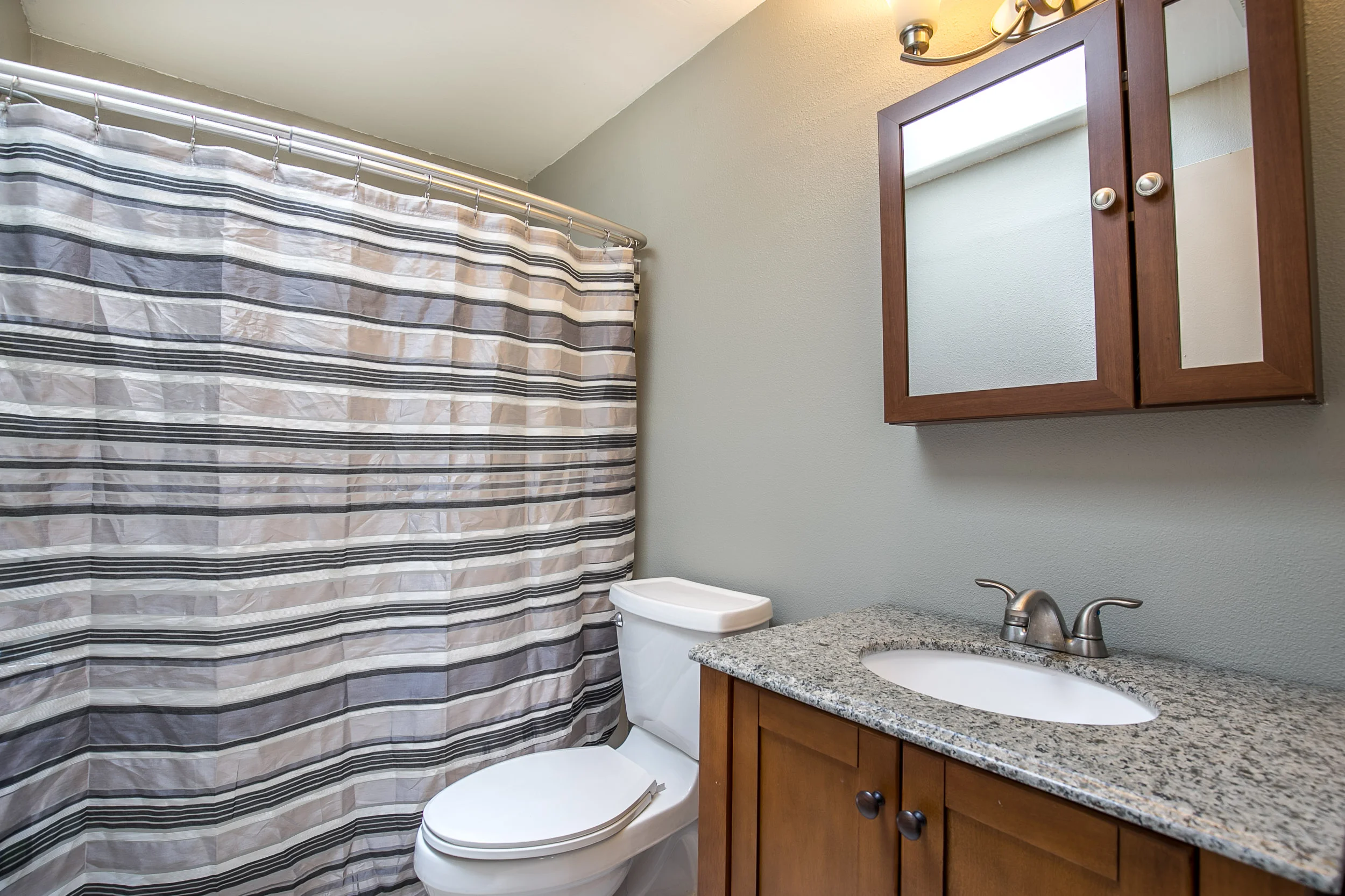 024_6930 SE Lamphier St_MG_9561-HDR.jpg