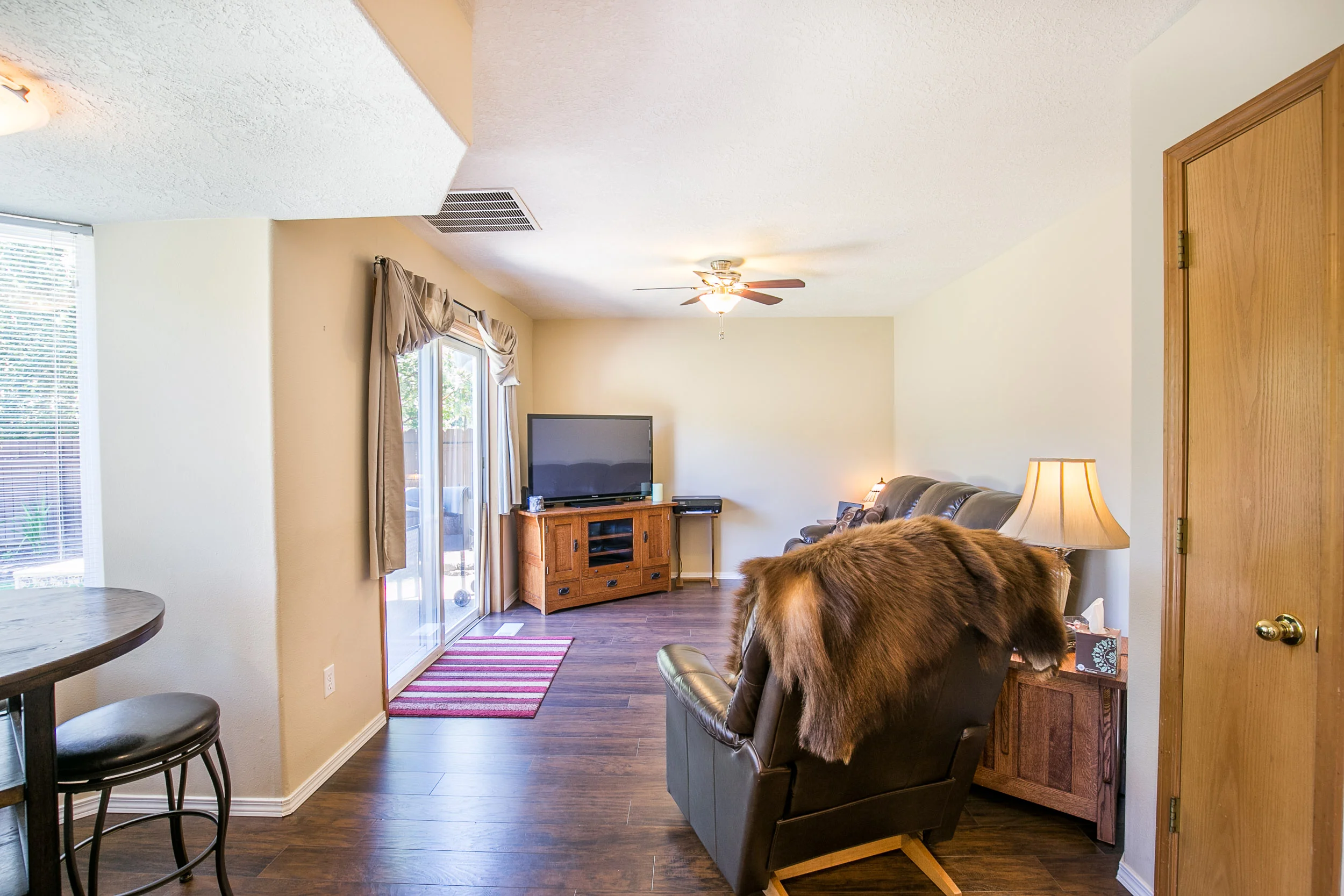 022_2193 Riviera Ct., Hubbard_MG_5123-HDR.jpg