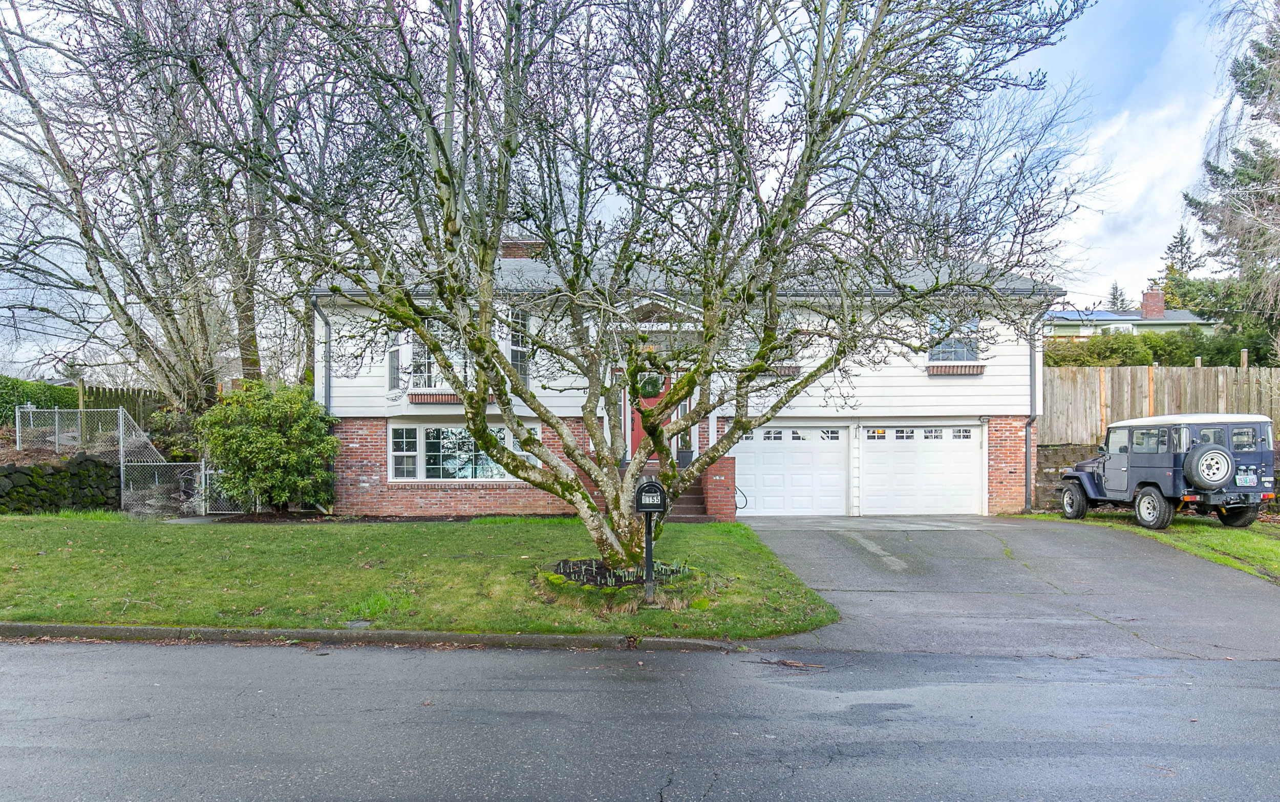 001_6155 SW Luradel St_MG_8706-HDR.jpg