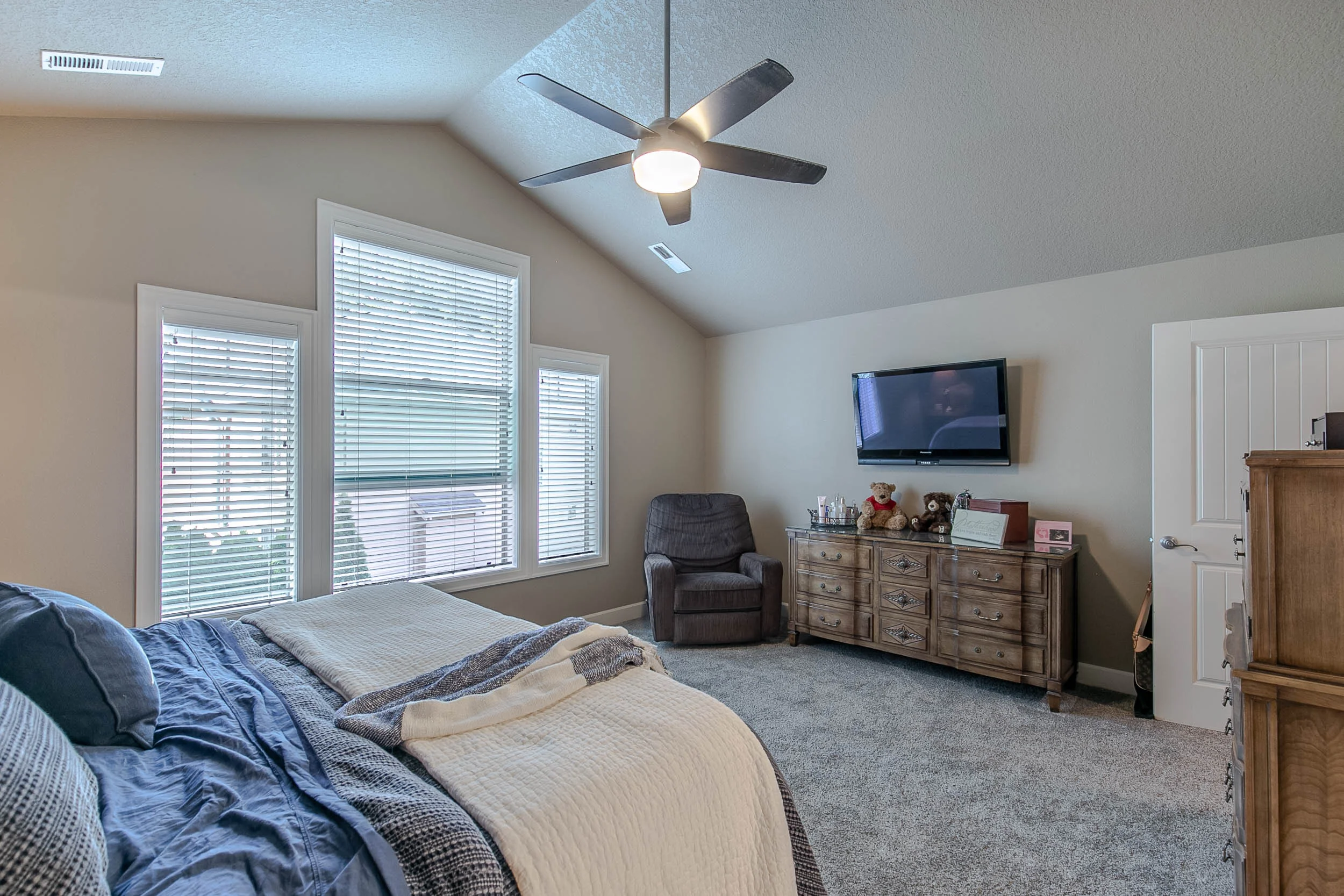 036_14944 SW 89th Ct_MG_4131-HDR.jpg