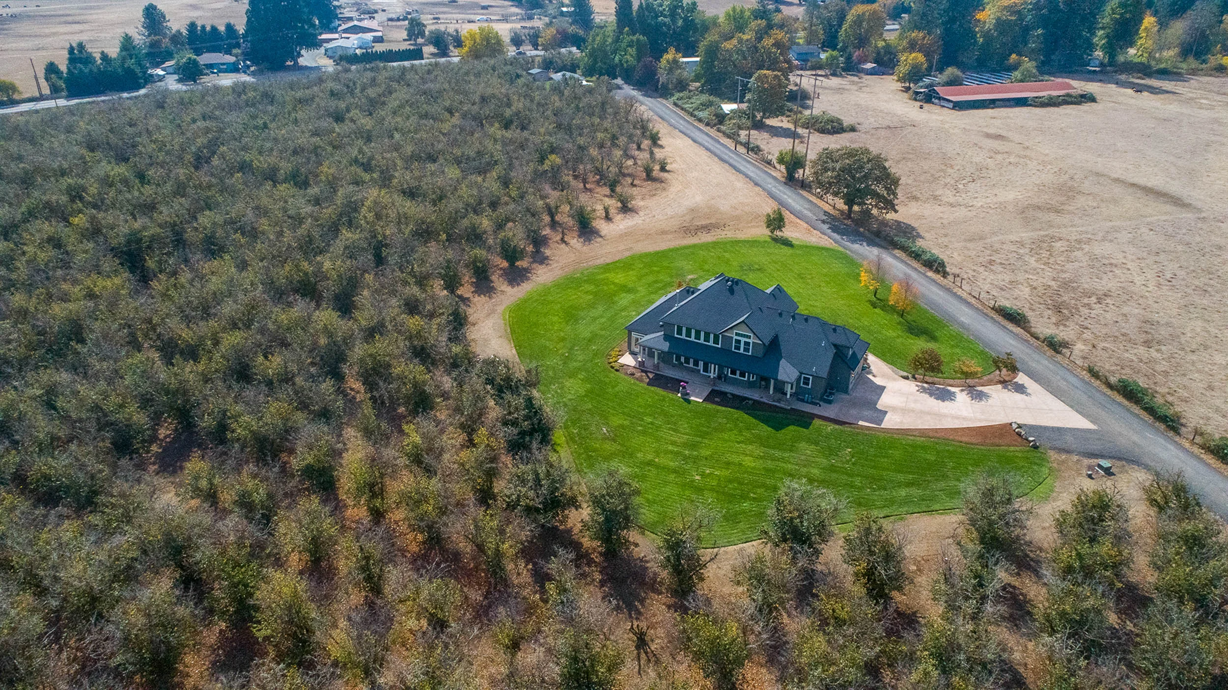 119_4108 McKenzie HwyMcKenzie Home09.jpg