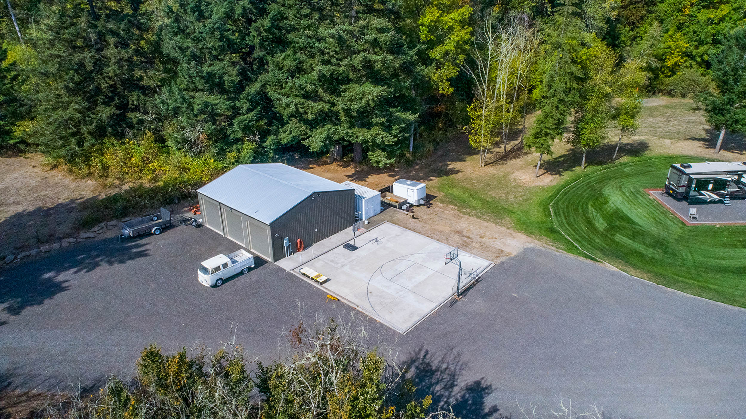 122_4108 McKenzie HwyMcKenzie Home12.jpg