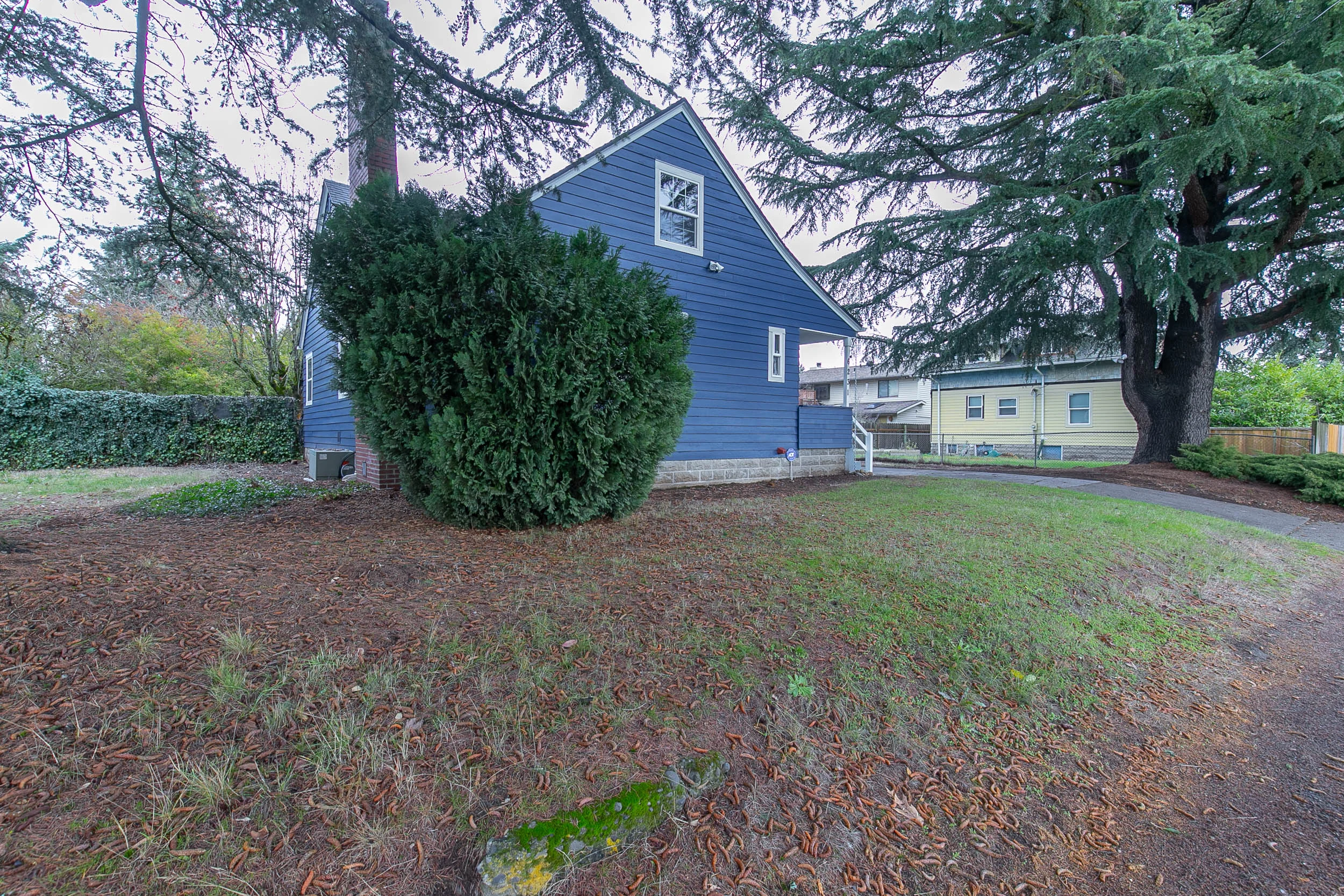 004_6231 SE Flavel St_MG_3952-HDR.jpg