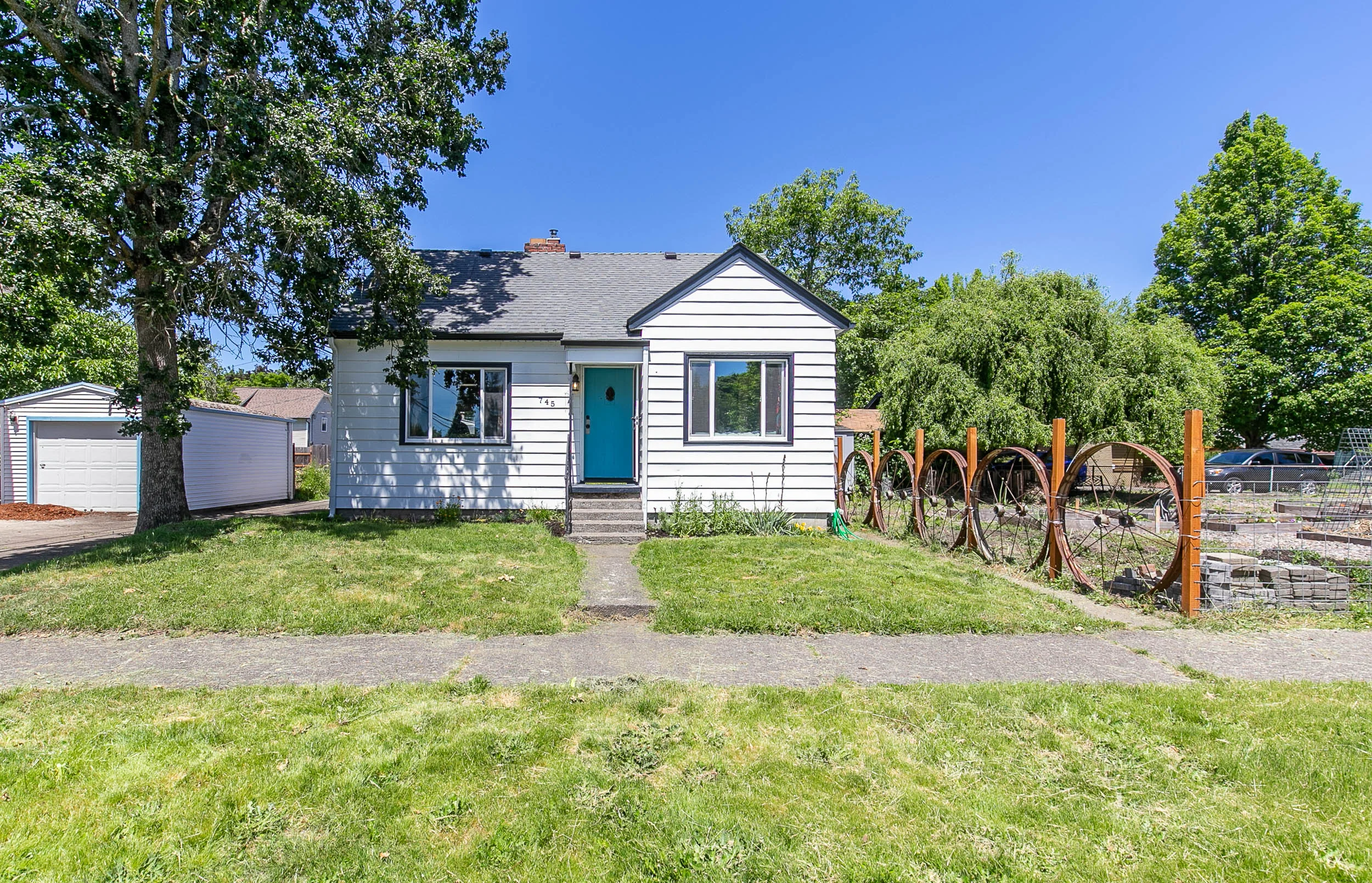 001_745 Columbia St NE Salem_MG_0792-HDR.jpg