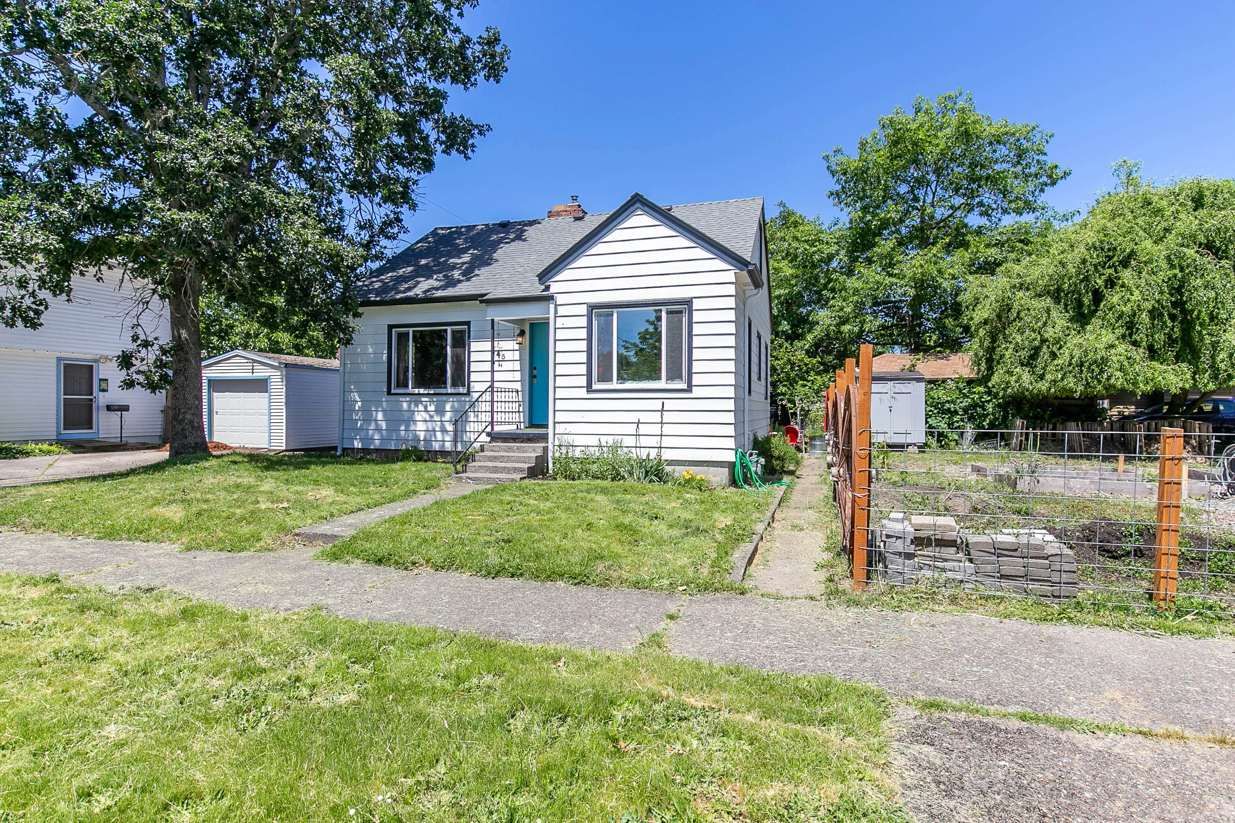 003_745 Columbia St NE Salem_MG_0806-HDR.jpg
