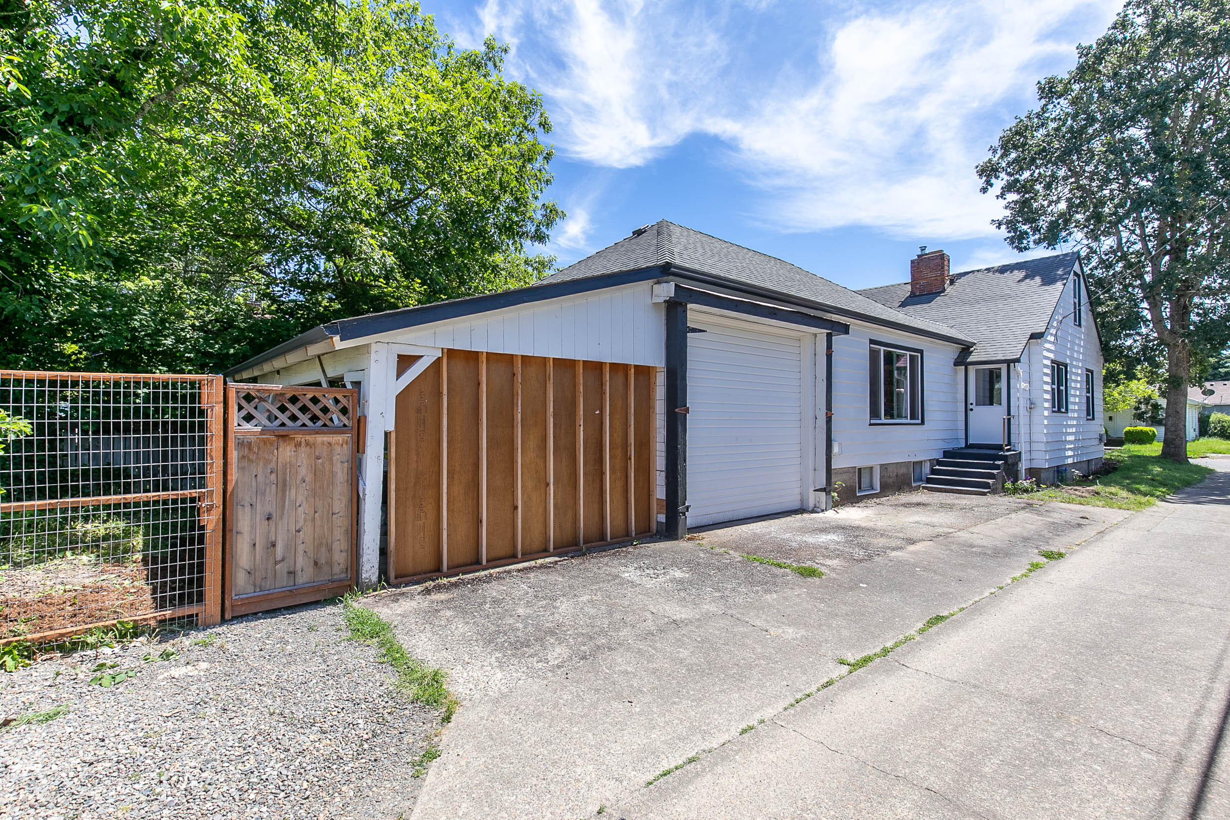 028_745 Columbia St NE Salem_MG_0827-HDR.jpg