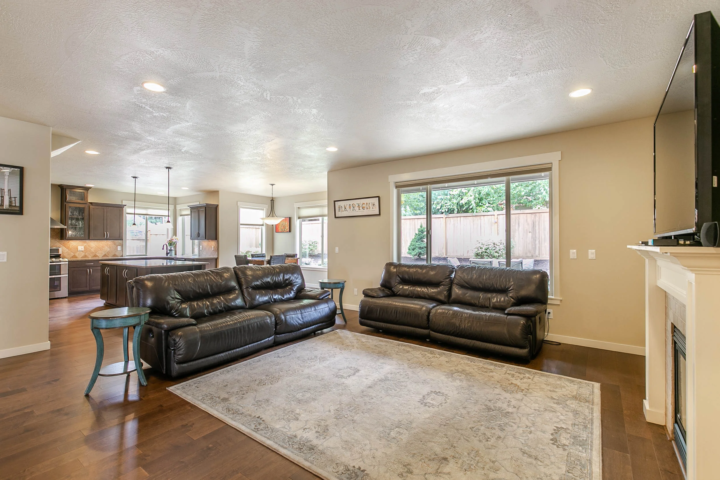 013_3571 Vista Heights Ln_MG_1292-HDR.jpg