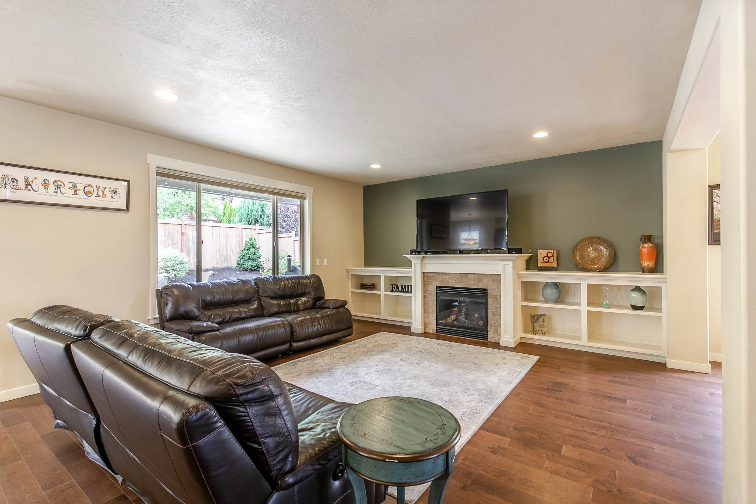 016_3571 Vista Heights Ln_MG_1298-HDR.jpg
