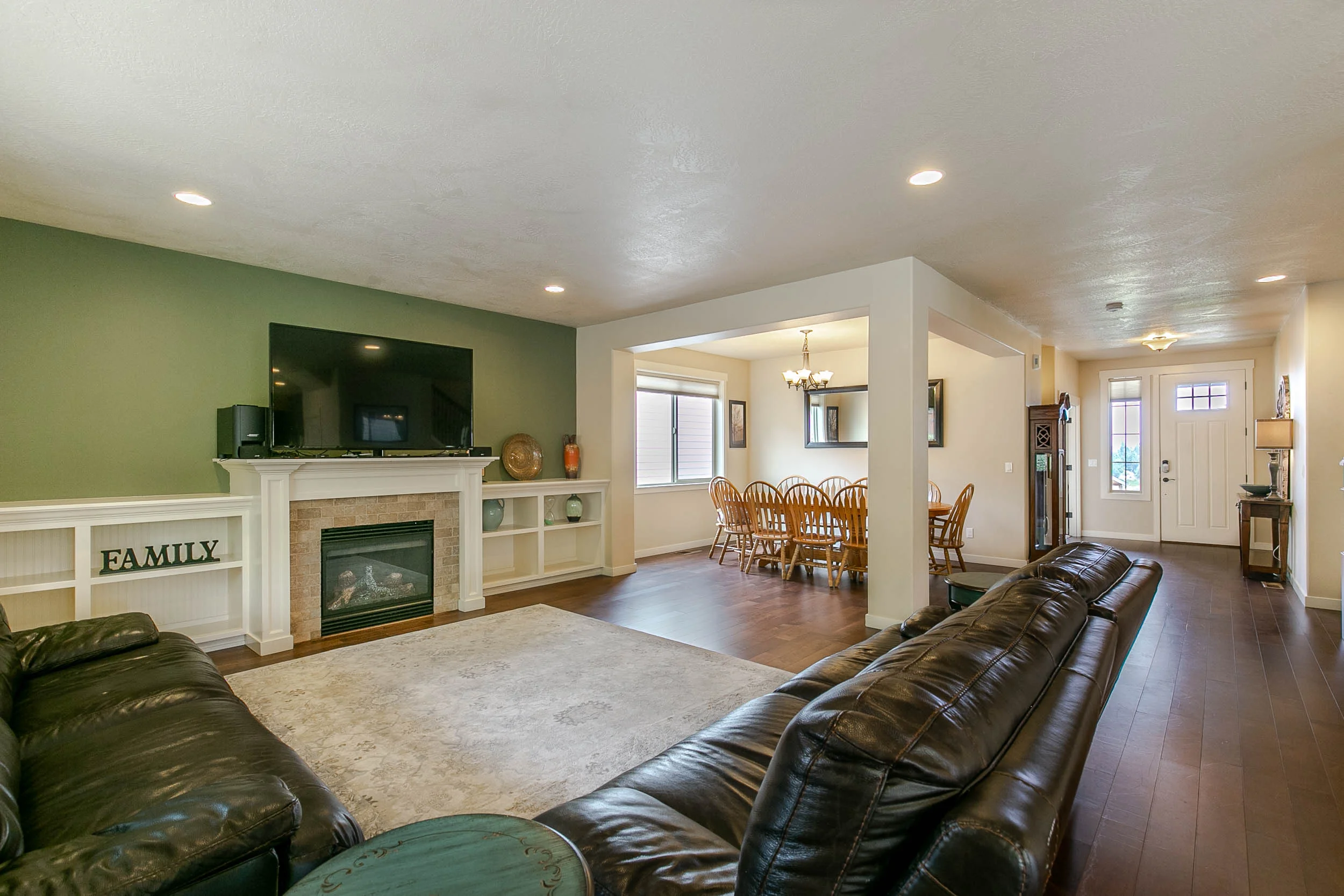 017_3571 Vista Heights Ln_MG_1317-HDR.jpg
