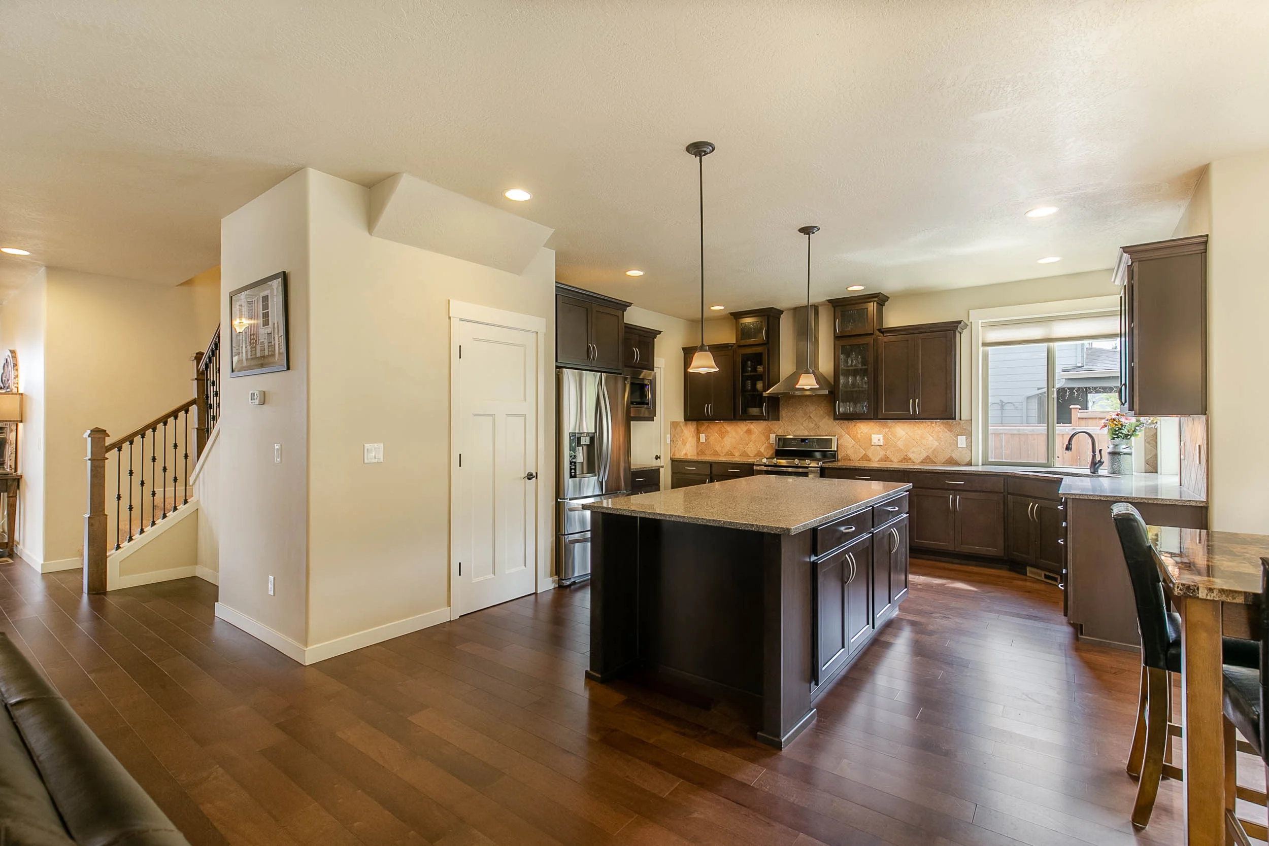 018_3571 Vista Heights Ln_MG_1323-HDR.jpg