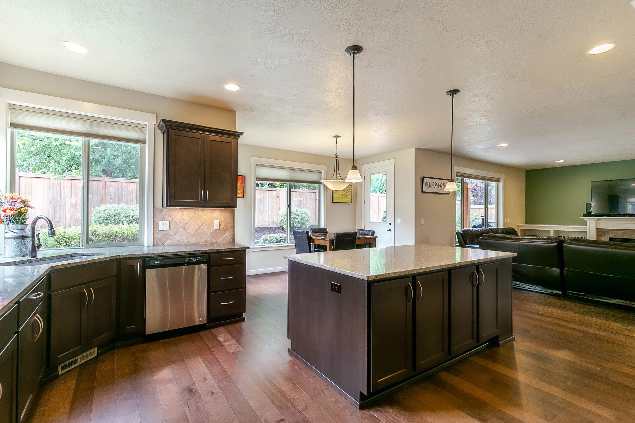 024_3571 Vista Heights Ln_MG_1368-HDR.jpg