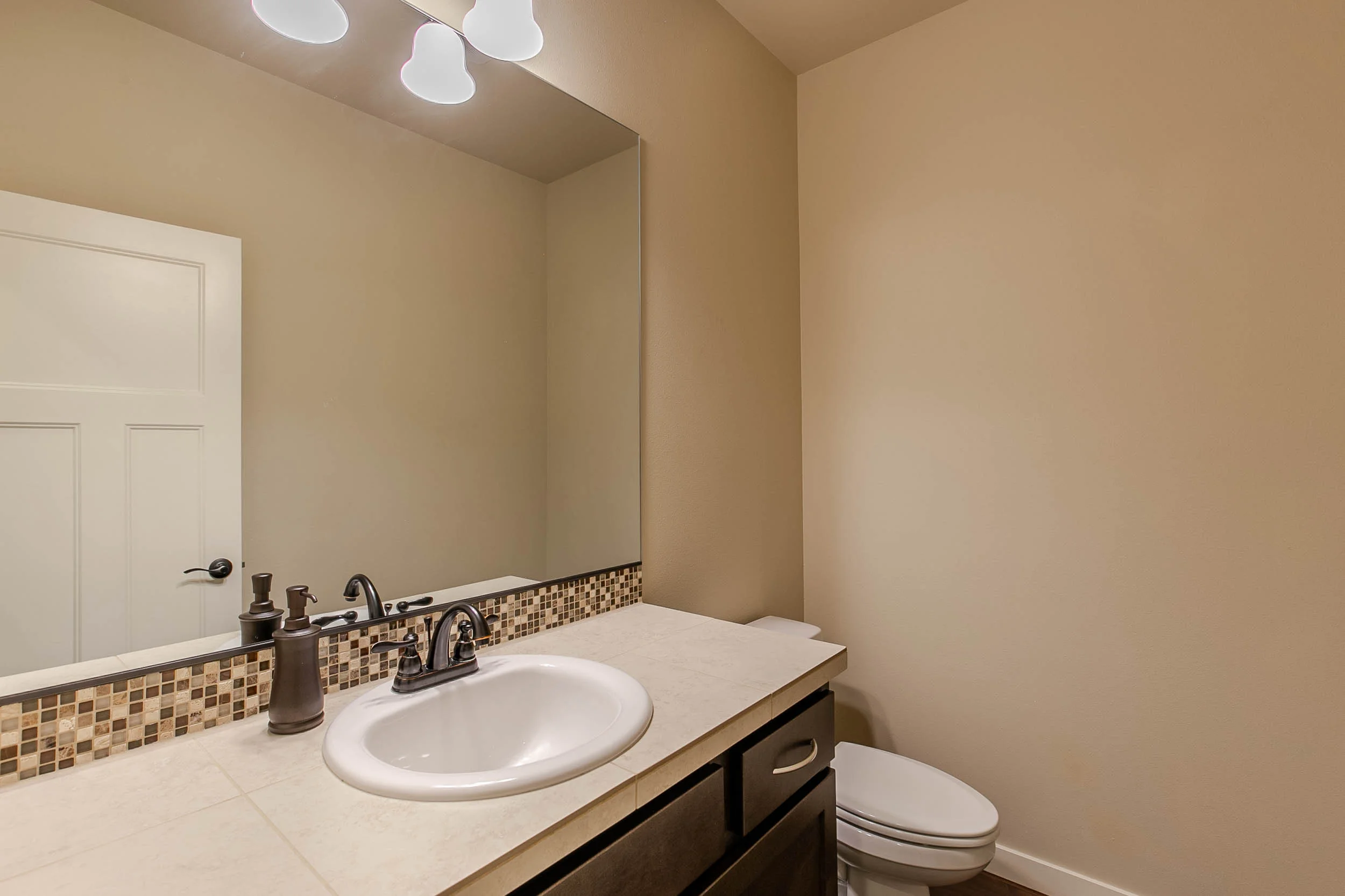028_3571 Vista Heights Ln_MG_1243-HDR.jpg