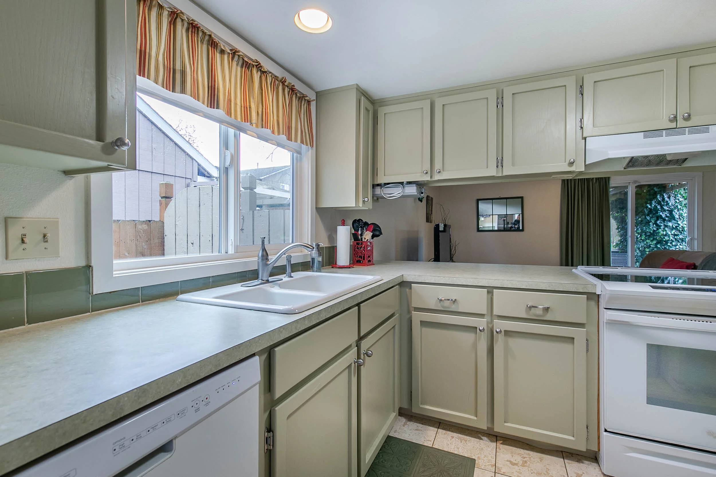 020_13642 SW Ashbury Ln_MG_9736-HDR.jpg