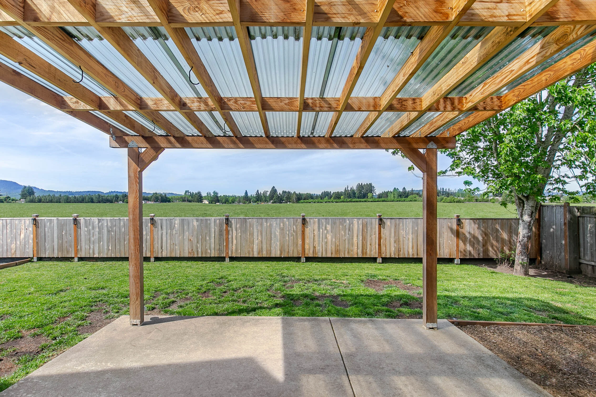047_96 Almond Way_MG_2800-HDR.jpg