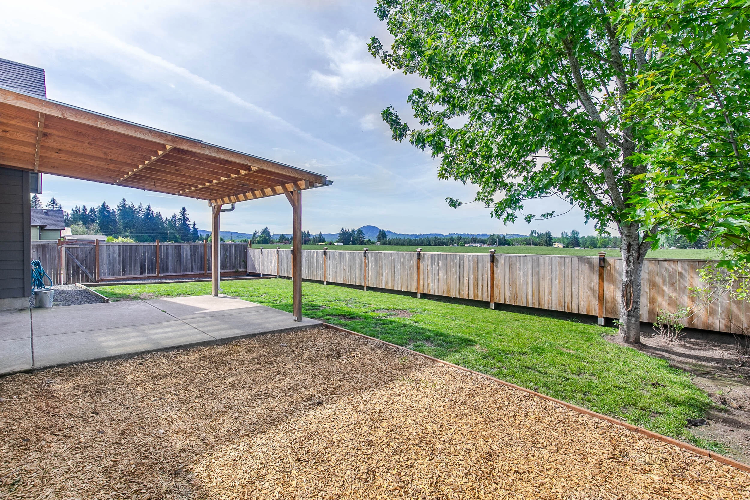 050_96 Almond Way_MG_2815-HDR.jpg