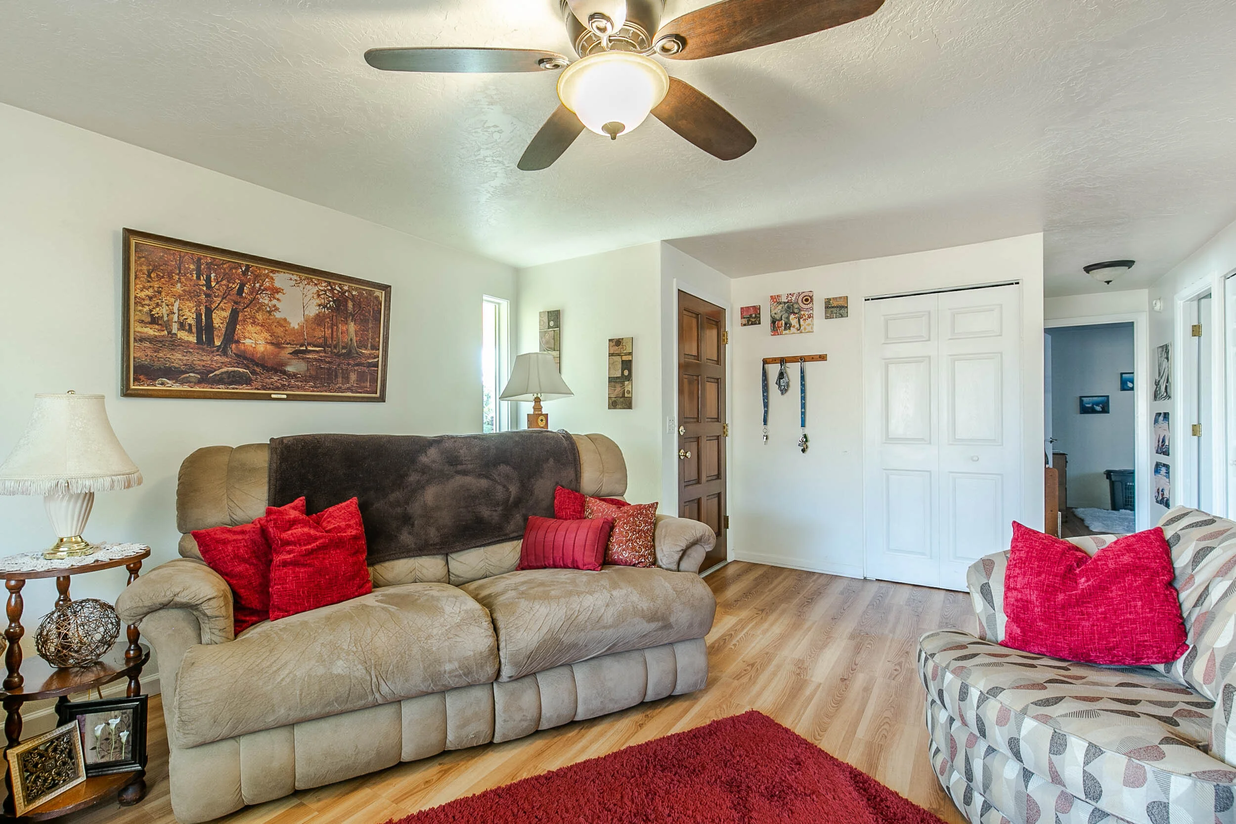 010_85 Lynnbrook Dr_MG_0386-HDR.jpg
