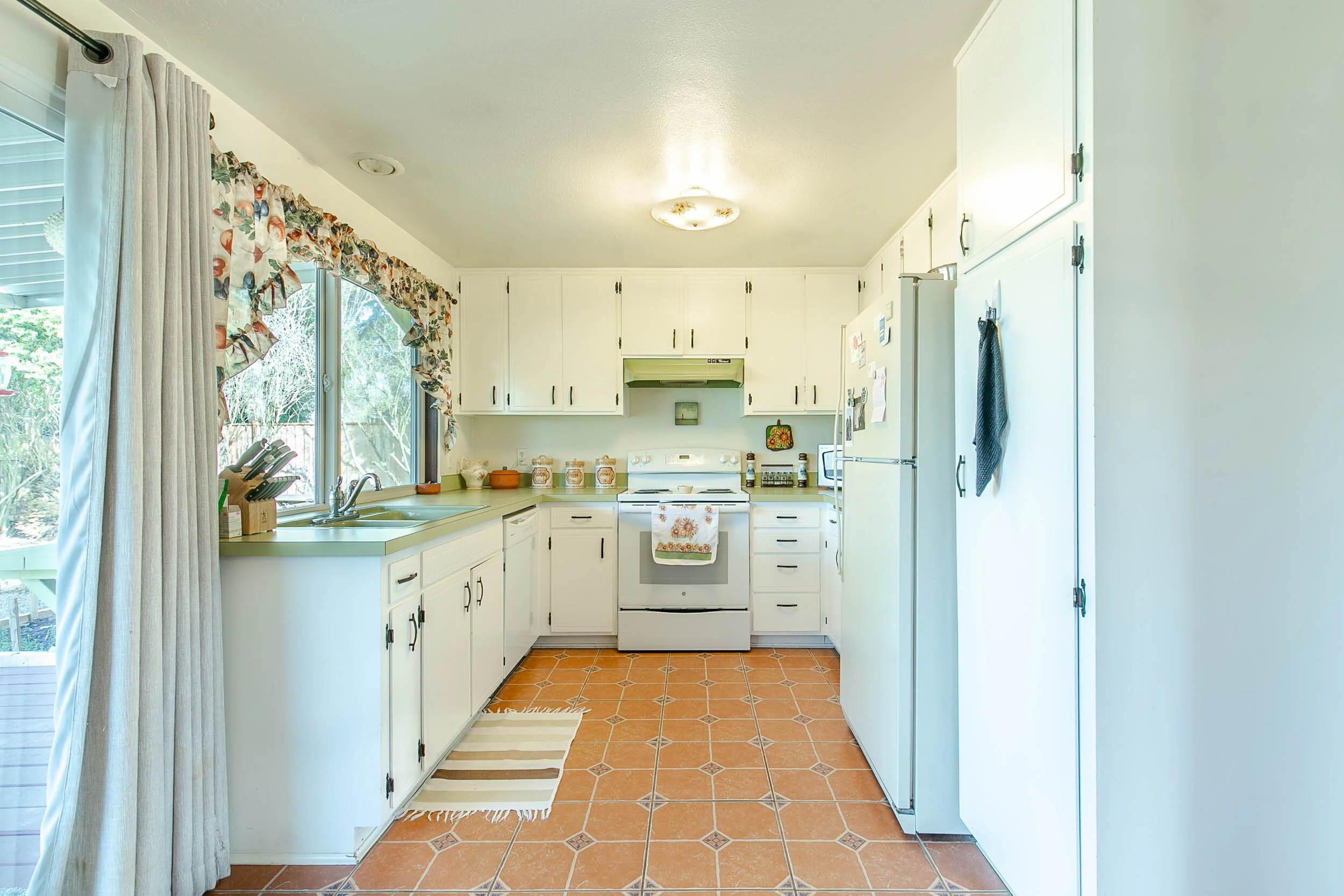 013_85 Lynnbrook Dr_MG_0402-HDR.jpg