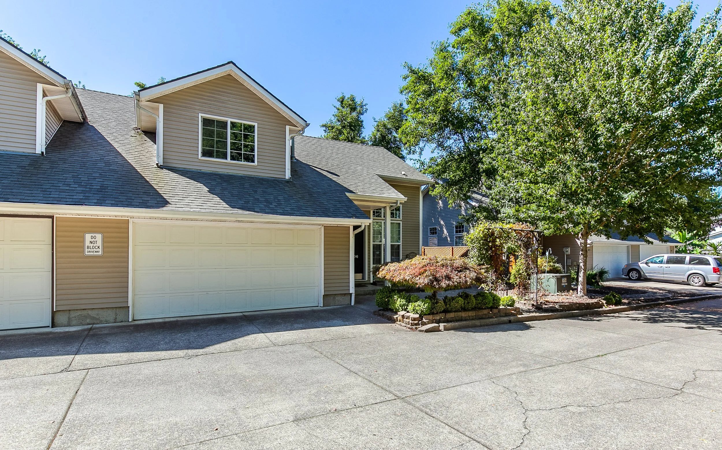 003_1004 Lakewood Dr_MG_5449-HDR.jpg