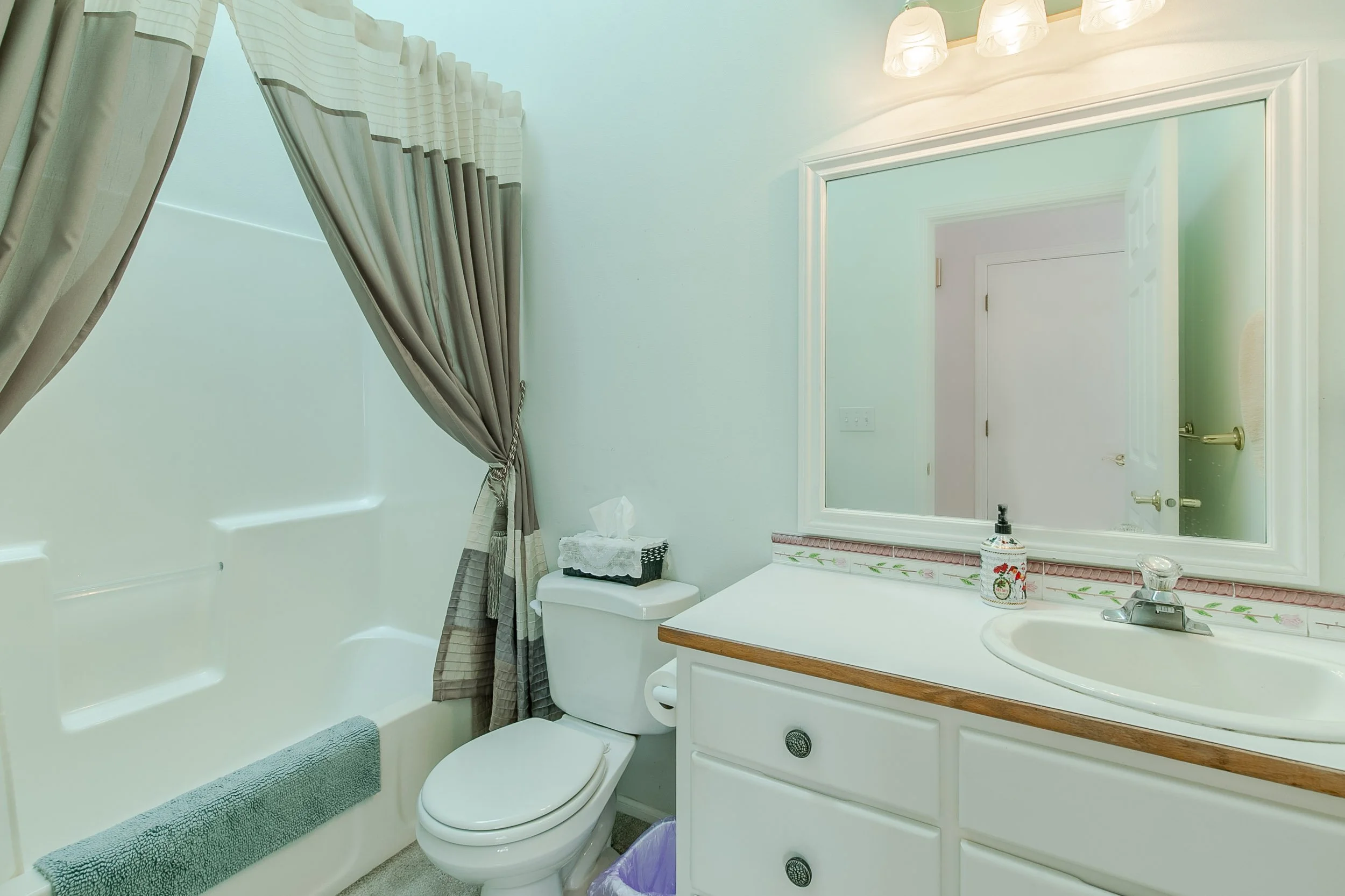 032_2911 Shirley St_MG_5743-HDR-Edit.jpg