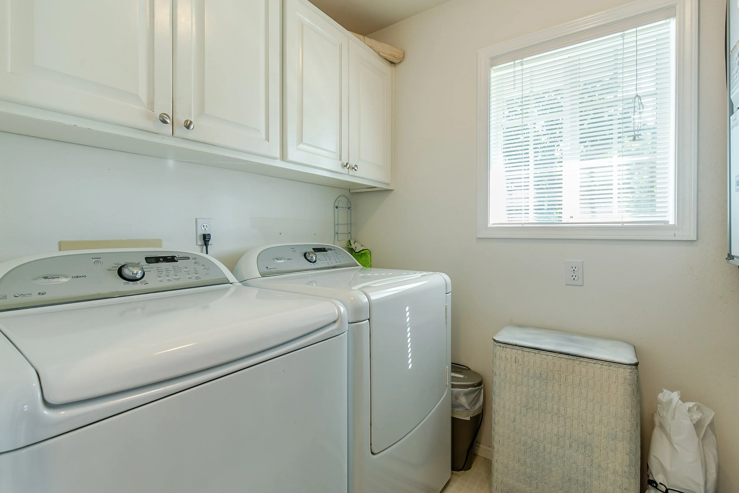 042_2911 Shirley St_MG_5837-HDR.jpg