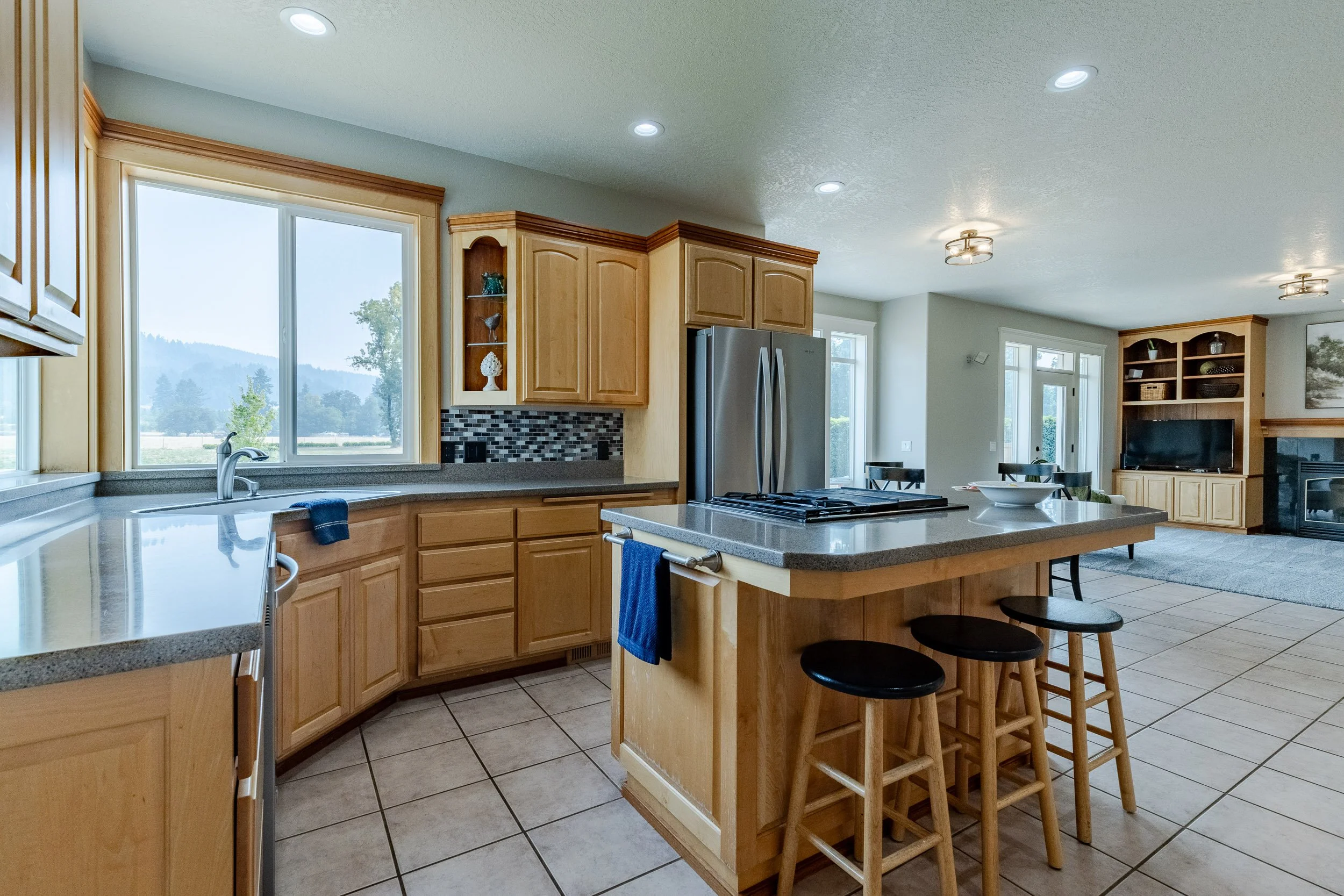 023_78250 Meadow Park Dr1A1A1330-HDR.jpg