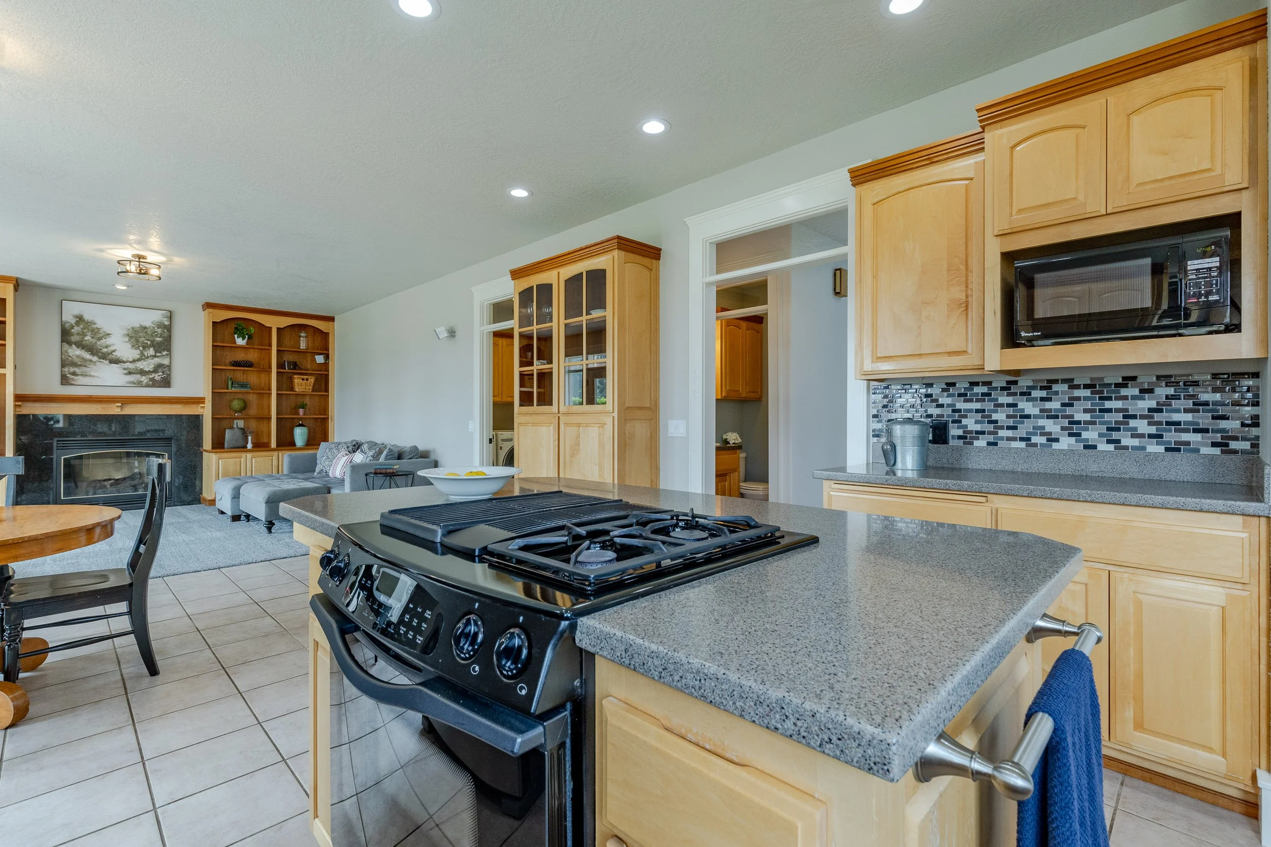 025_78250 Meadow Park Dr1A1A0965-HDR.jpg