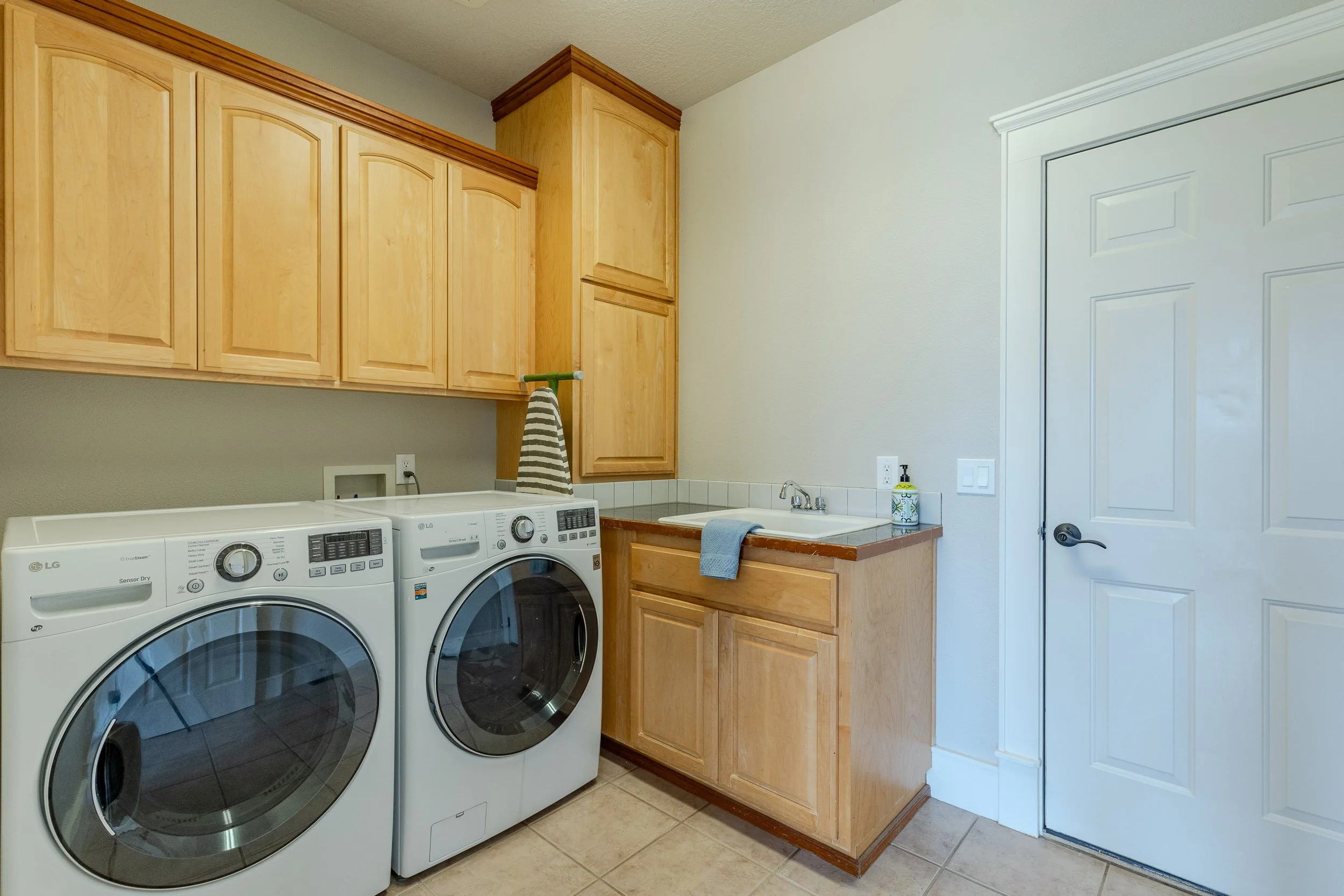 043_78250 Meadow Park Dr1A1A1105-HDR.jpg