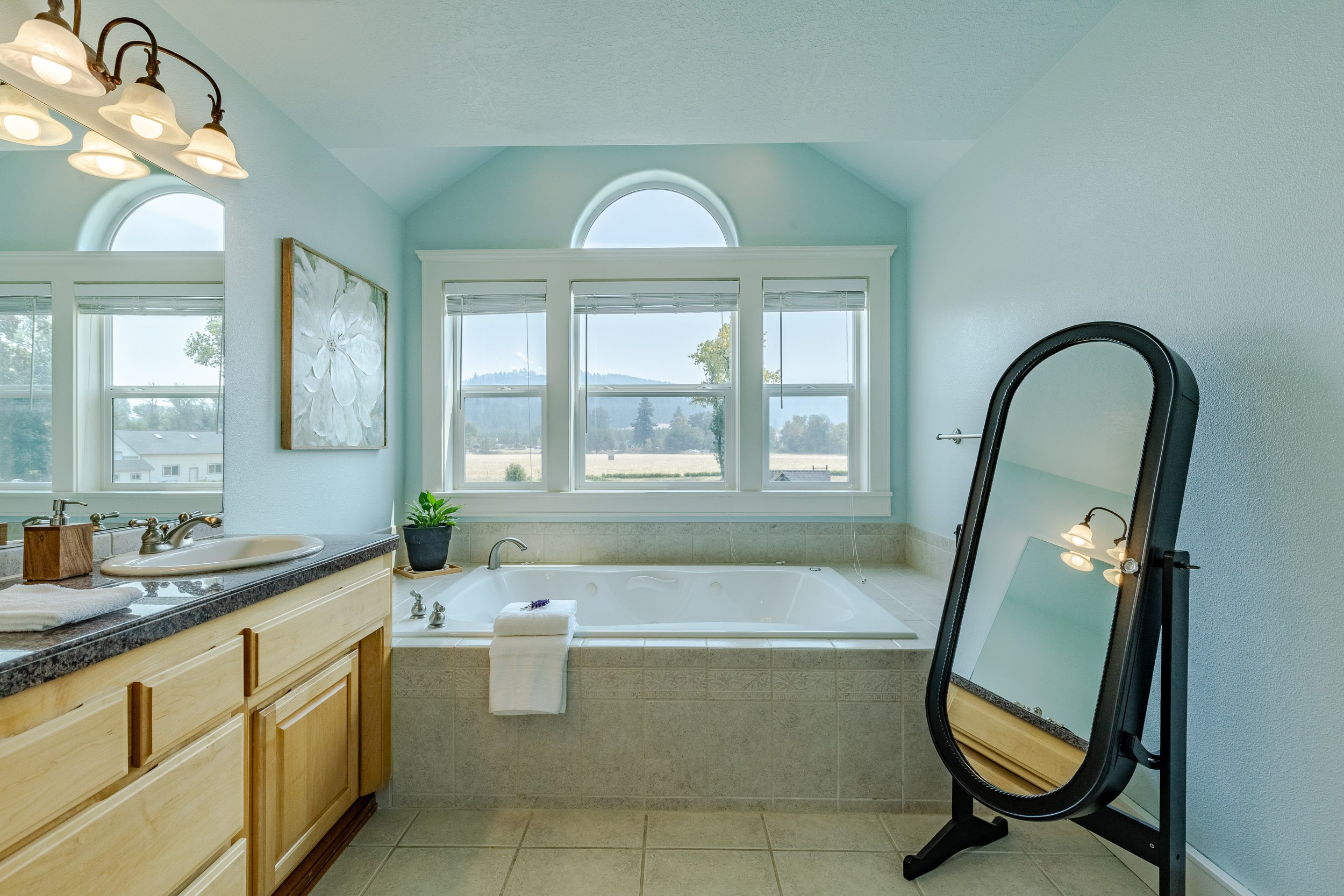 063_78250 Meadow Park Dr1A1A1210-HDR.jpg