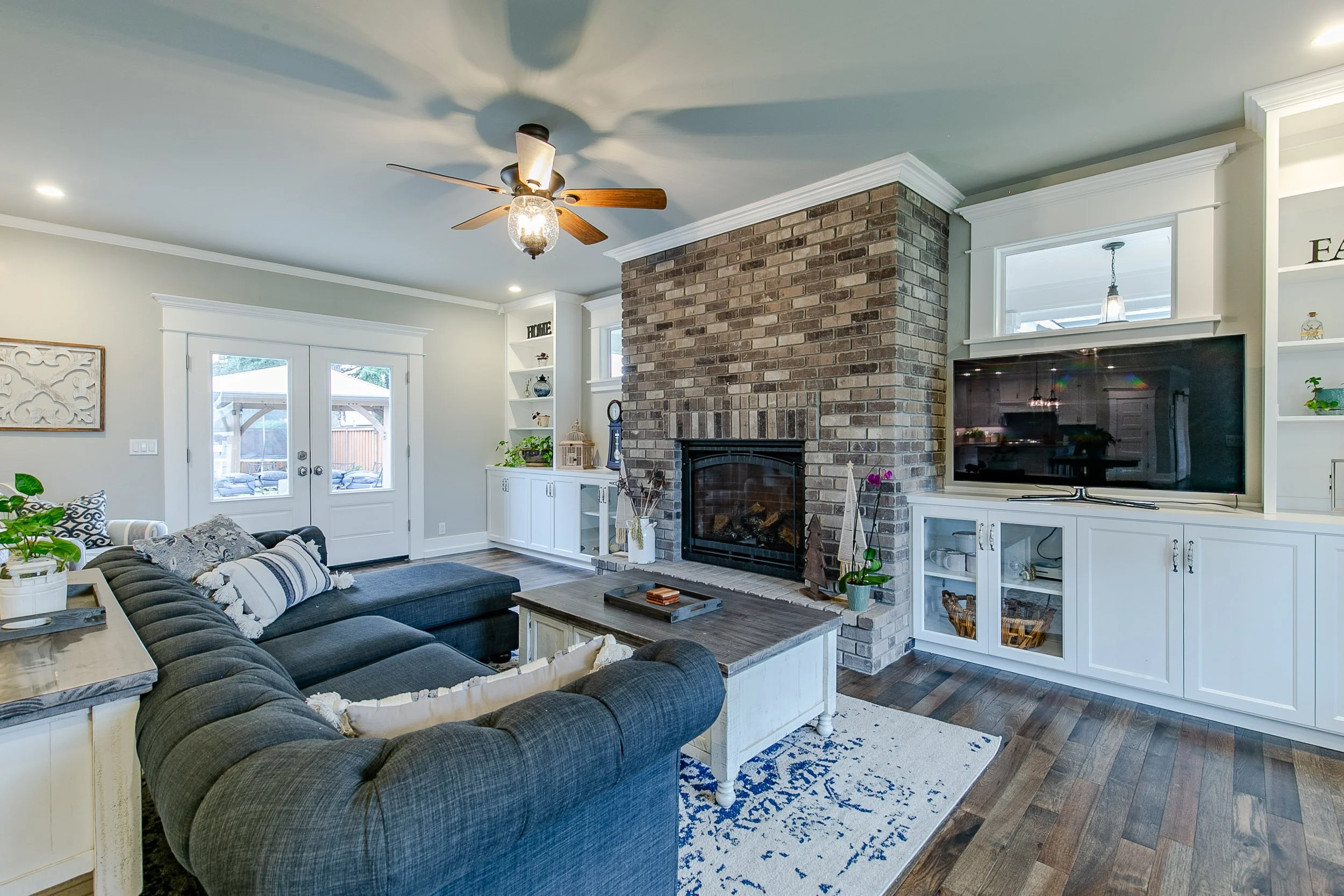 034_32739 E Lincoln_MG_8500-HDR.jpg