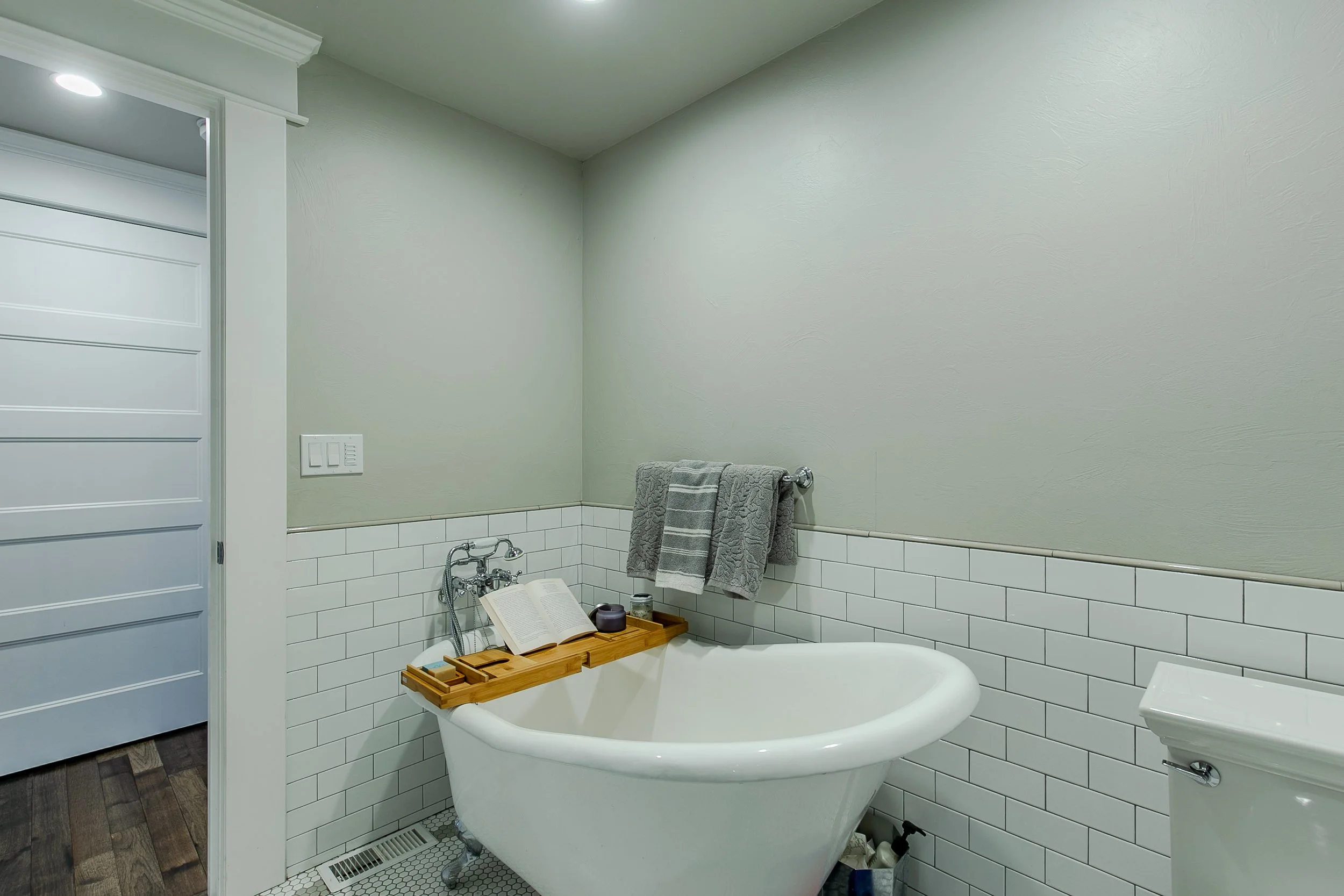 039_32739 E Lincoln_MG_8535-HDR.jpg