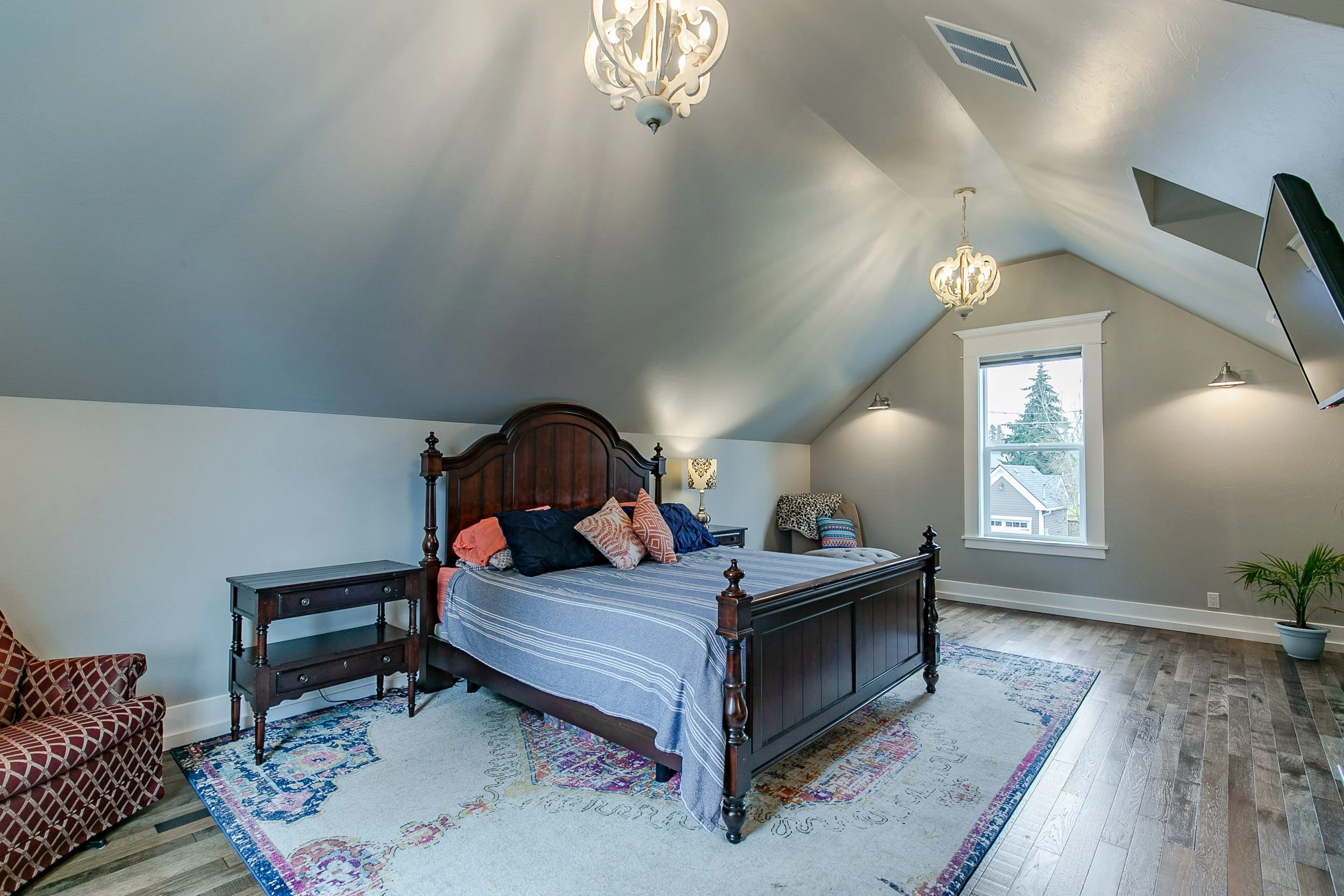 045_32739 E Lincoln_MG_8556-HDR.jpg