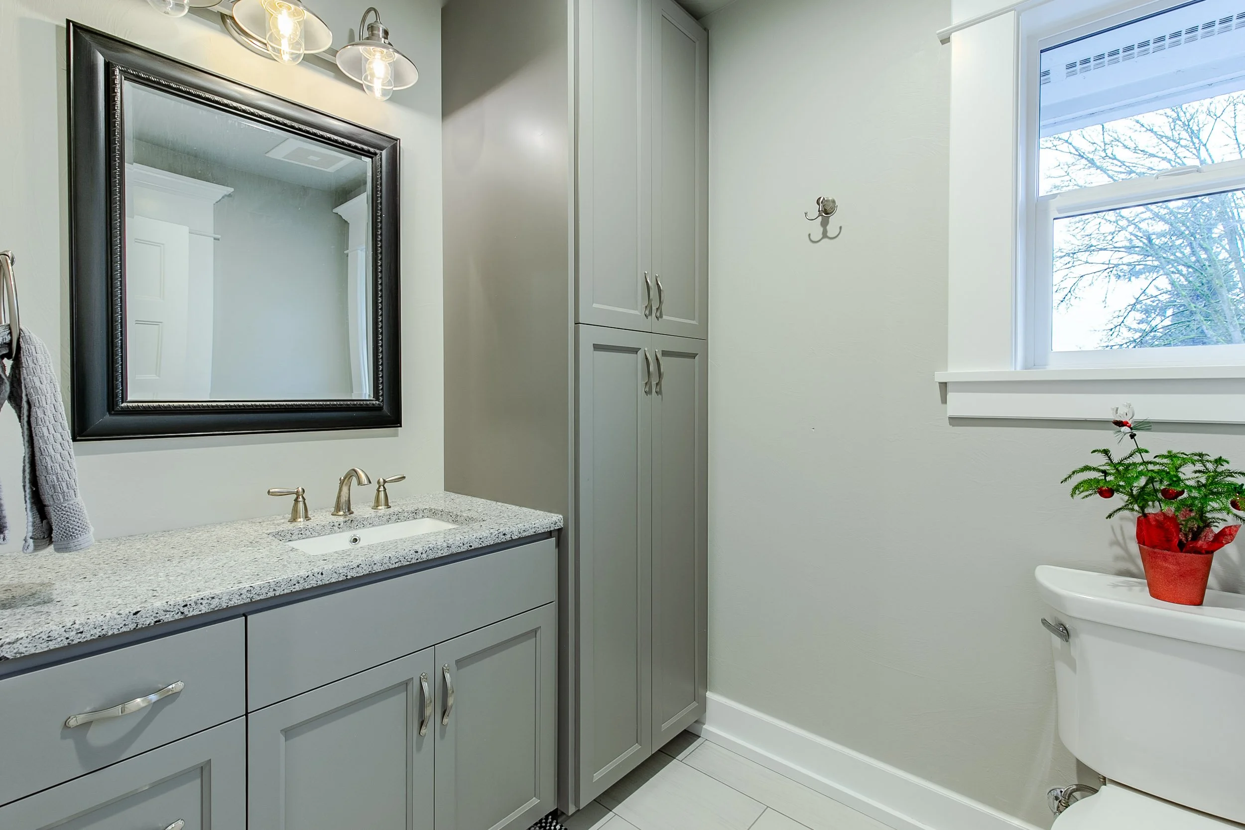 062_32739 E Lincoln_MG_8690-HDR.jpg