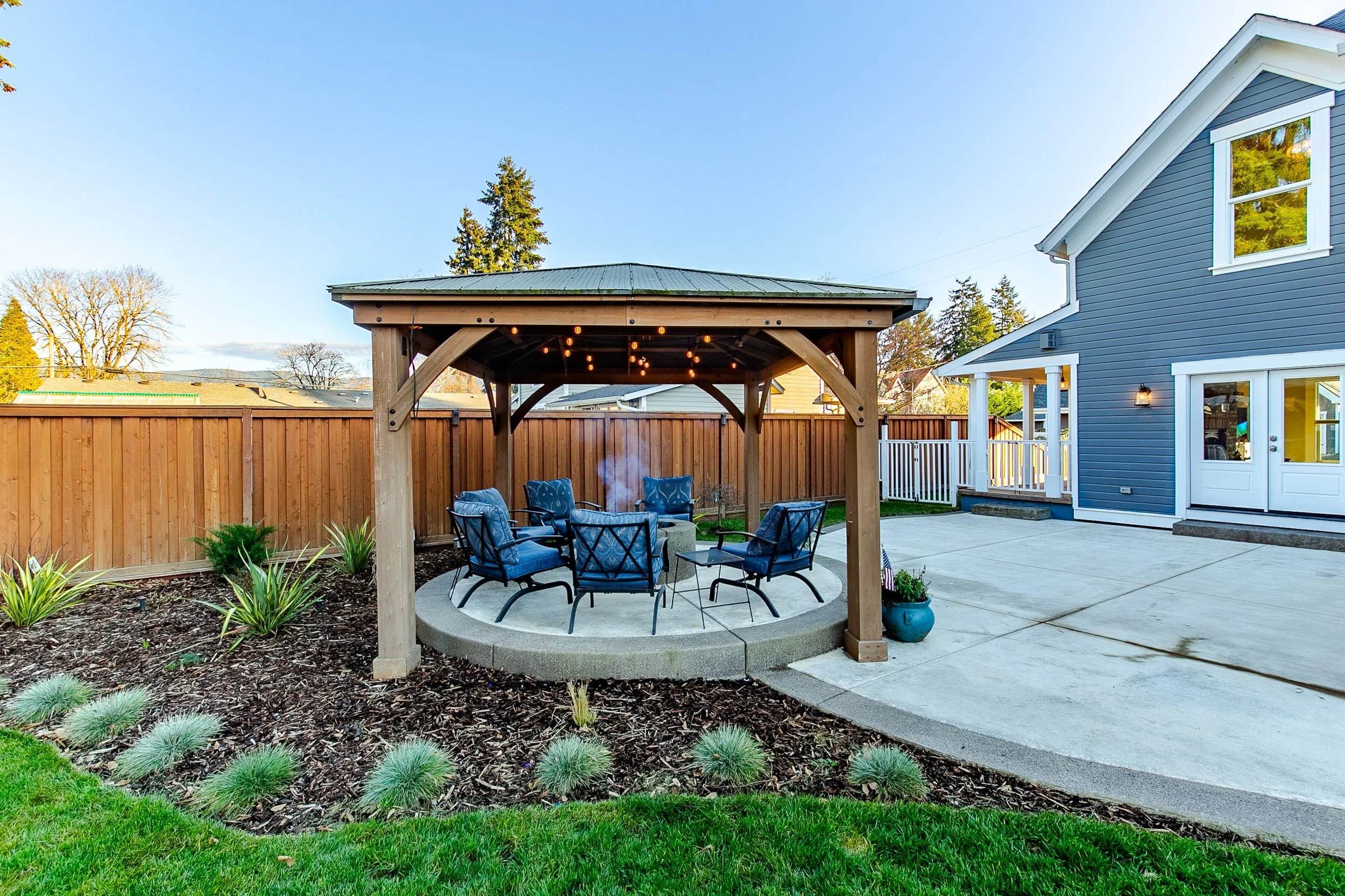 070_32739 E Lincoln_MG_8001-HDR.jpg