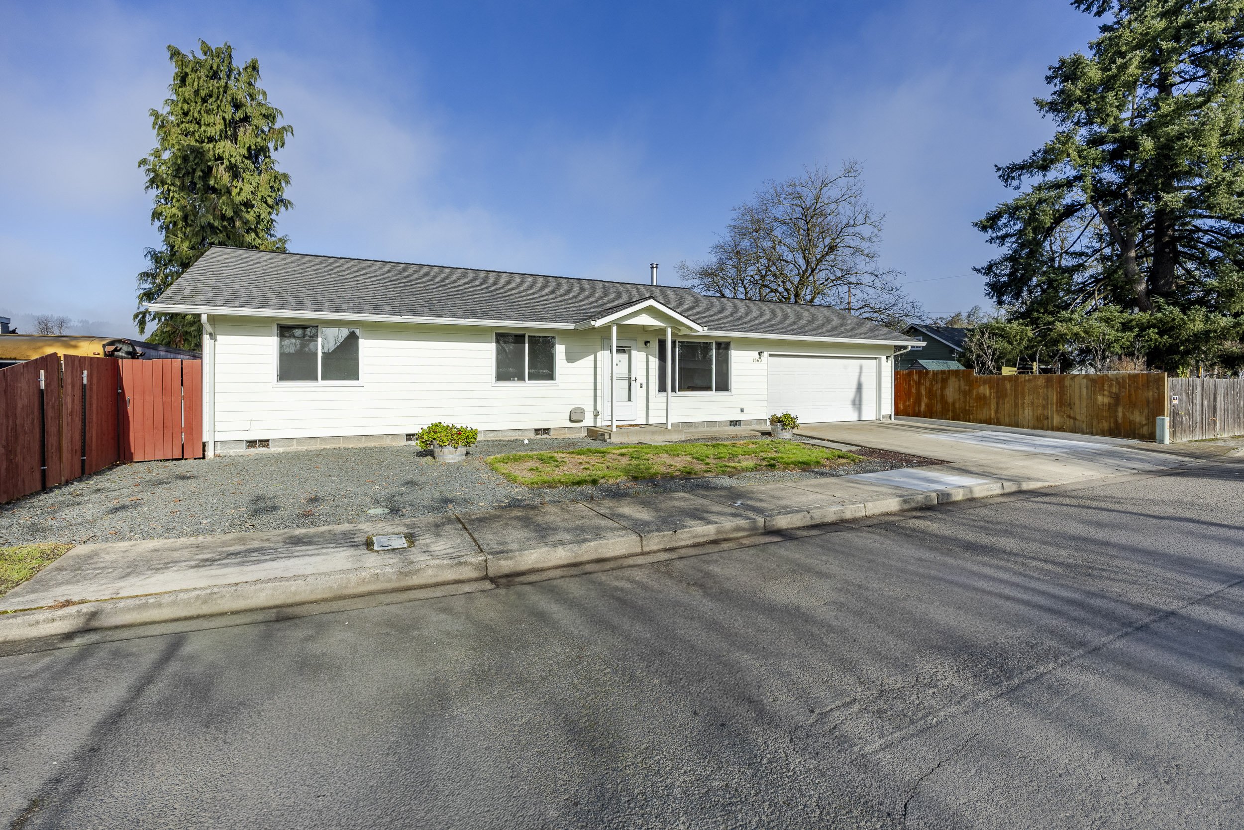 002_1560 Harvey Rd1A1A5910-HDR.jpg