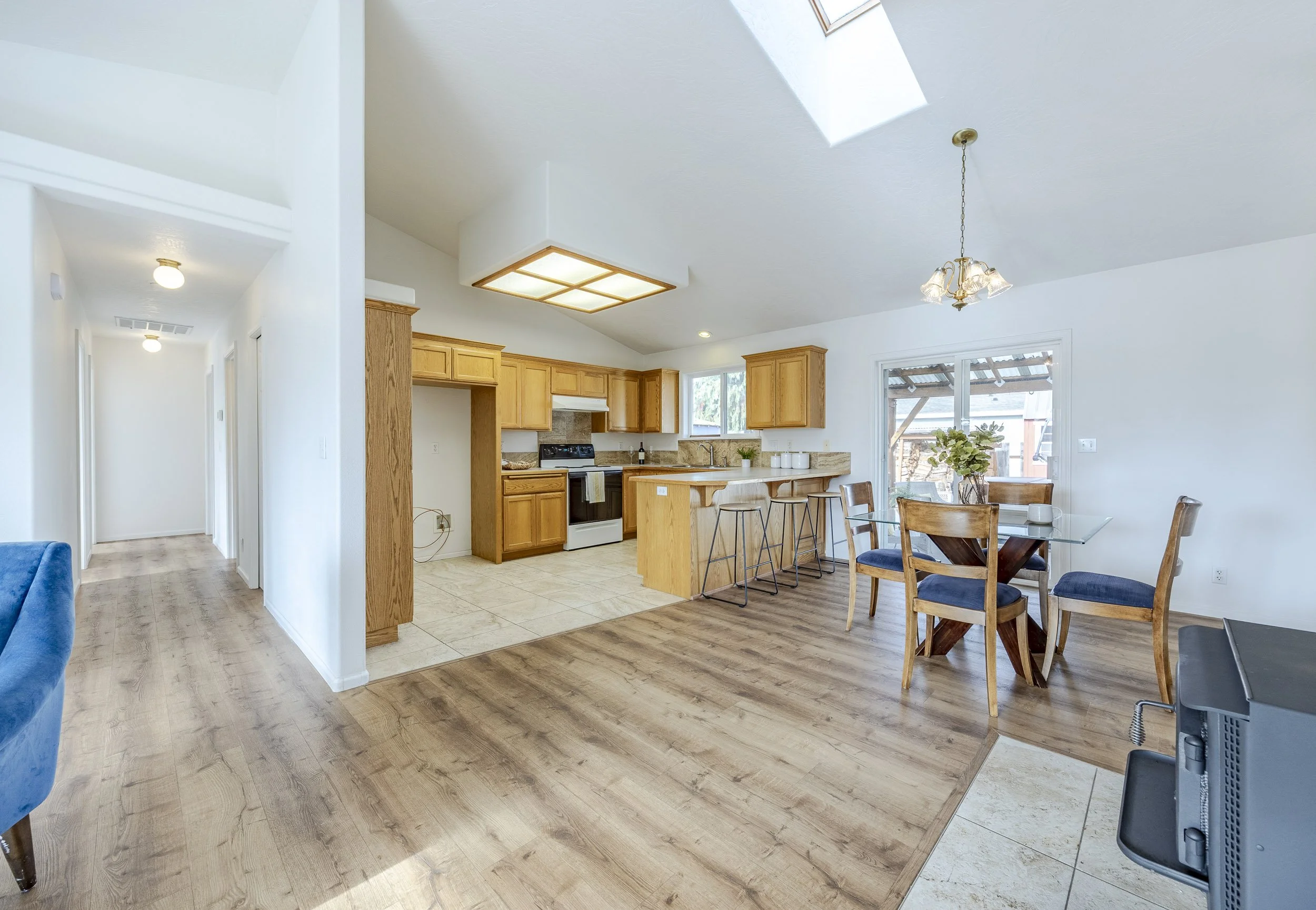 010_1560 Harvey Rd1A1A5705-HDR.jpg