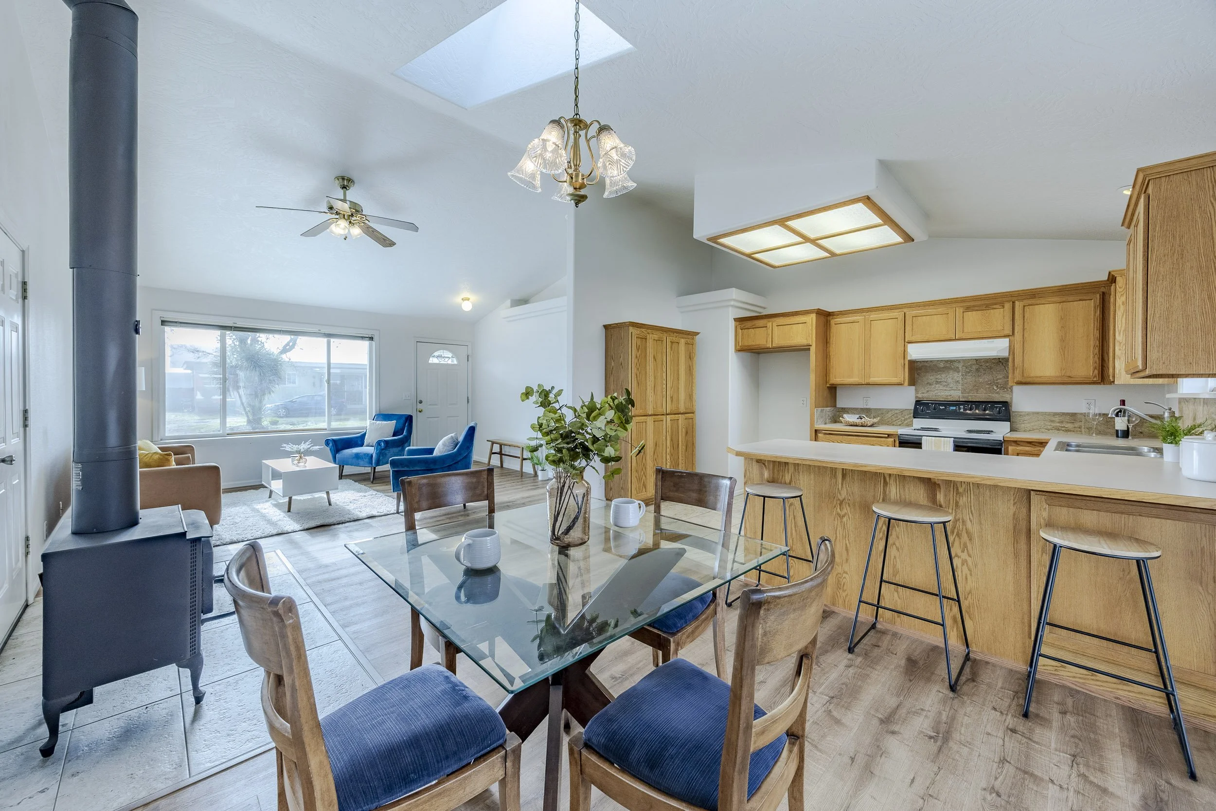 012_1560 Harvey Rd1A1A5720-HDR.jpg