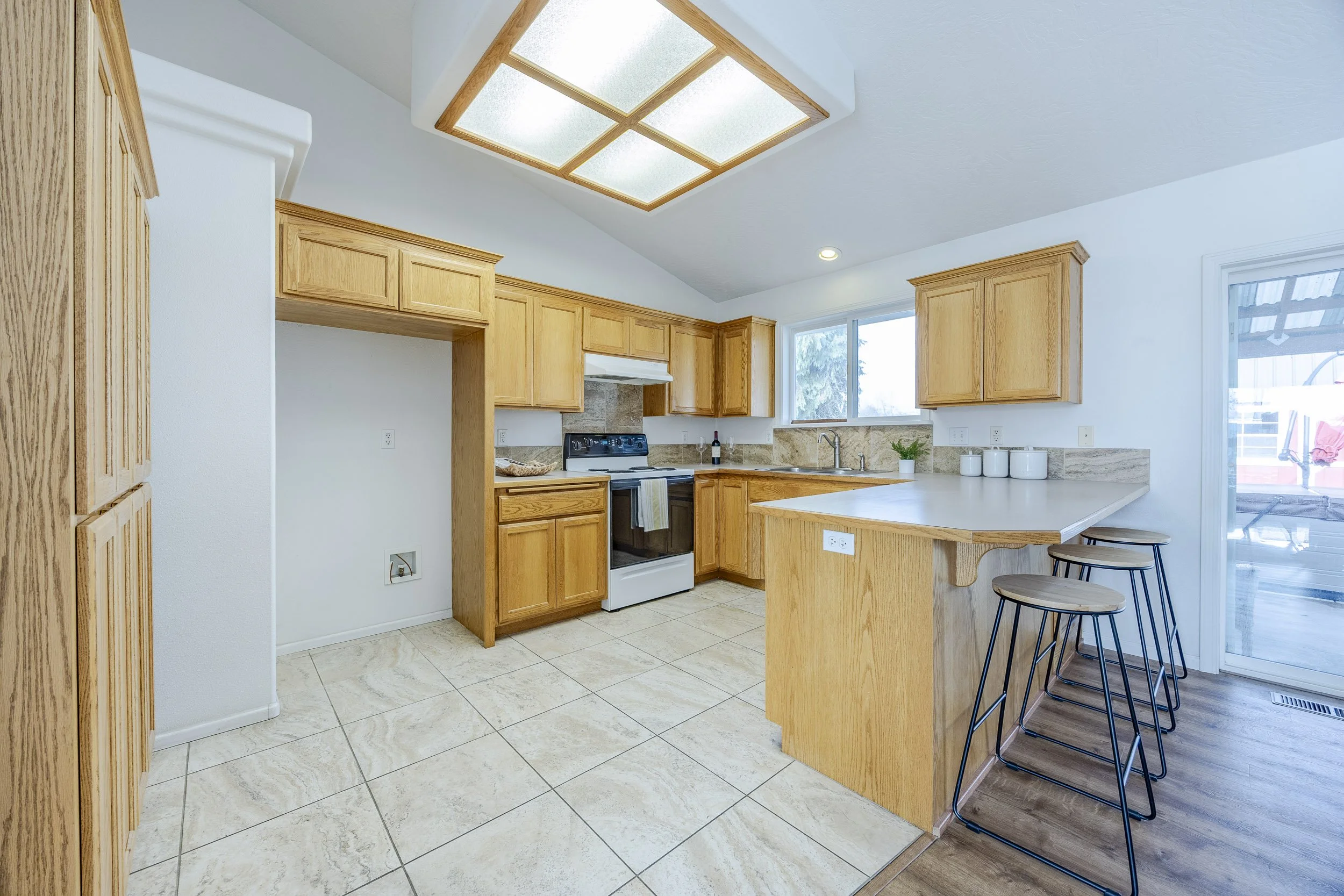 015_1560 Harvey Rd1A1A5710-HDR.jpg