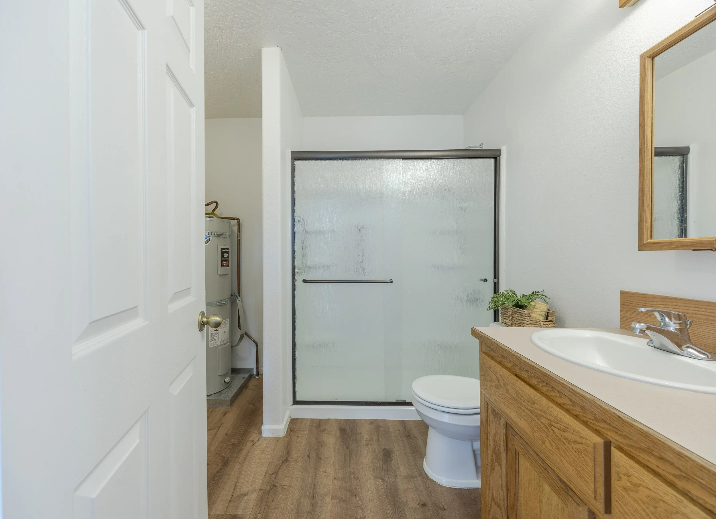 021_1560 Harvey Rd1A1A5775-HDR.jpg